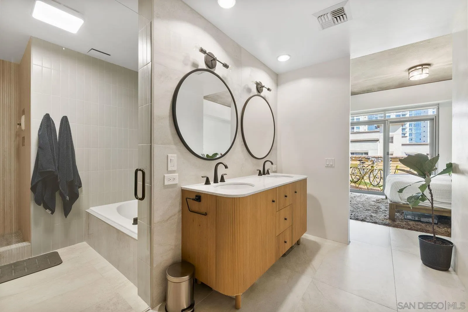 Photo #9: 250036933 Listing: Photo #9
