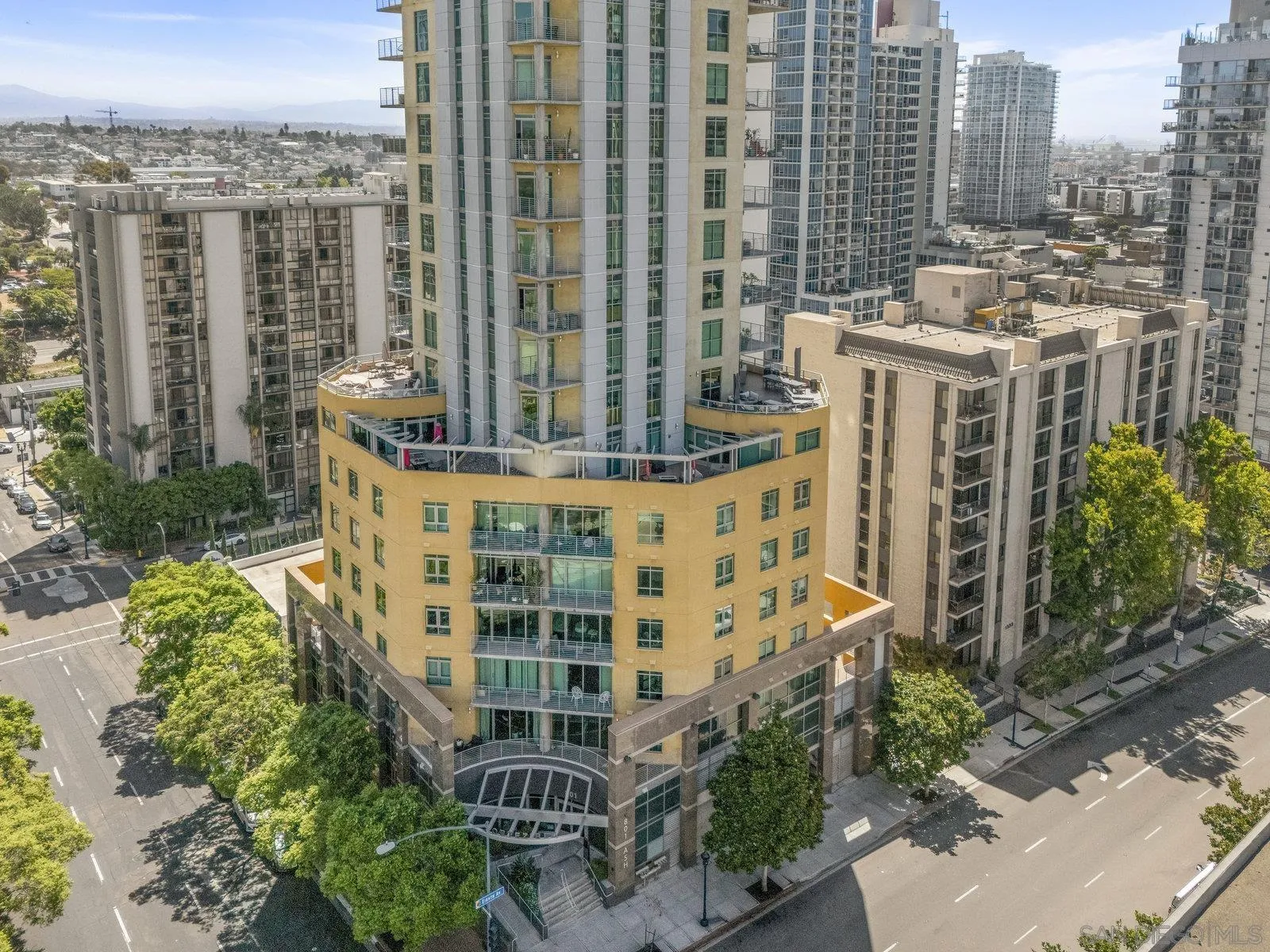 https://cdn.realtyfeed.com/cdn/127/250036933/ccf6150fe74324fb4efbfa6a33be44c5.webp