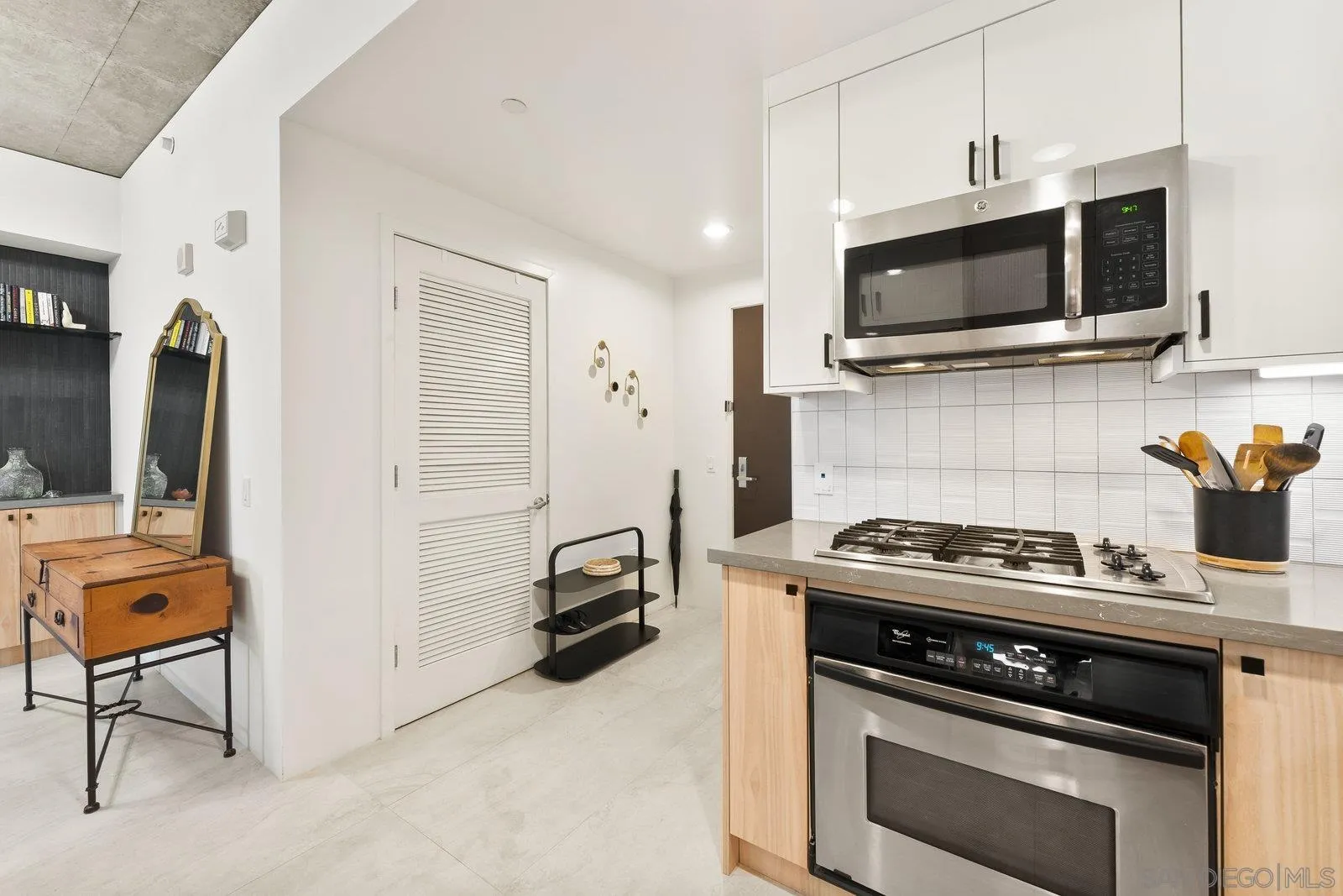 Photo #3: 250036933 Listing 