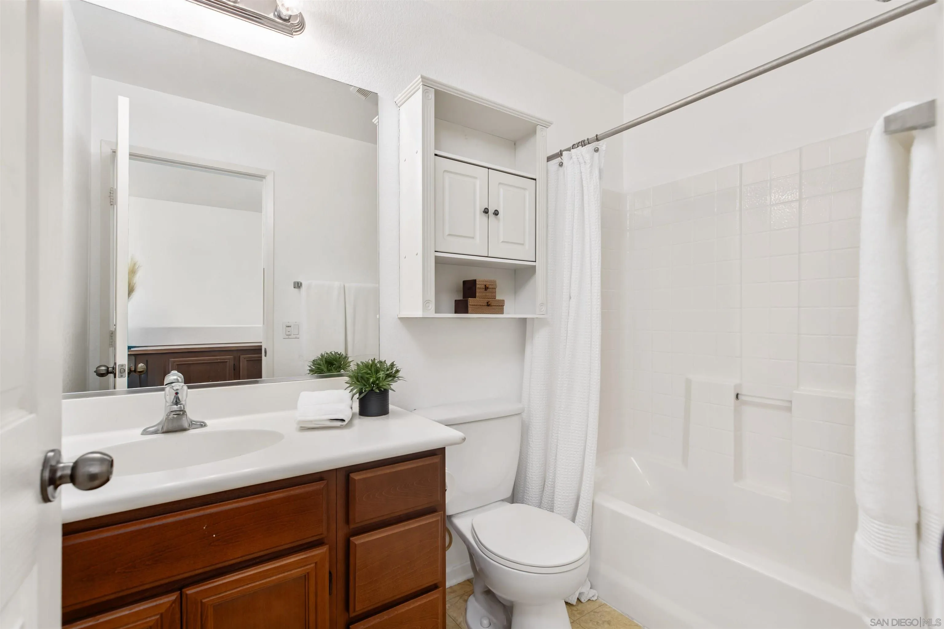 Photo #12: 250036934 Listing: Photo #12