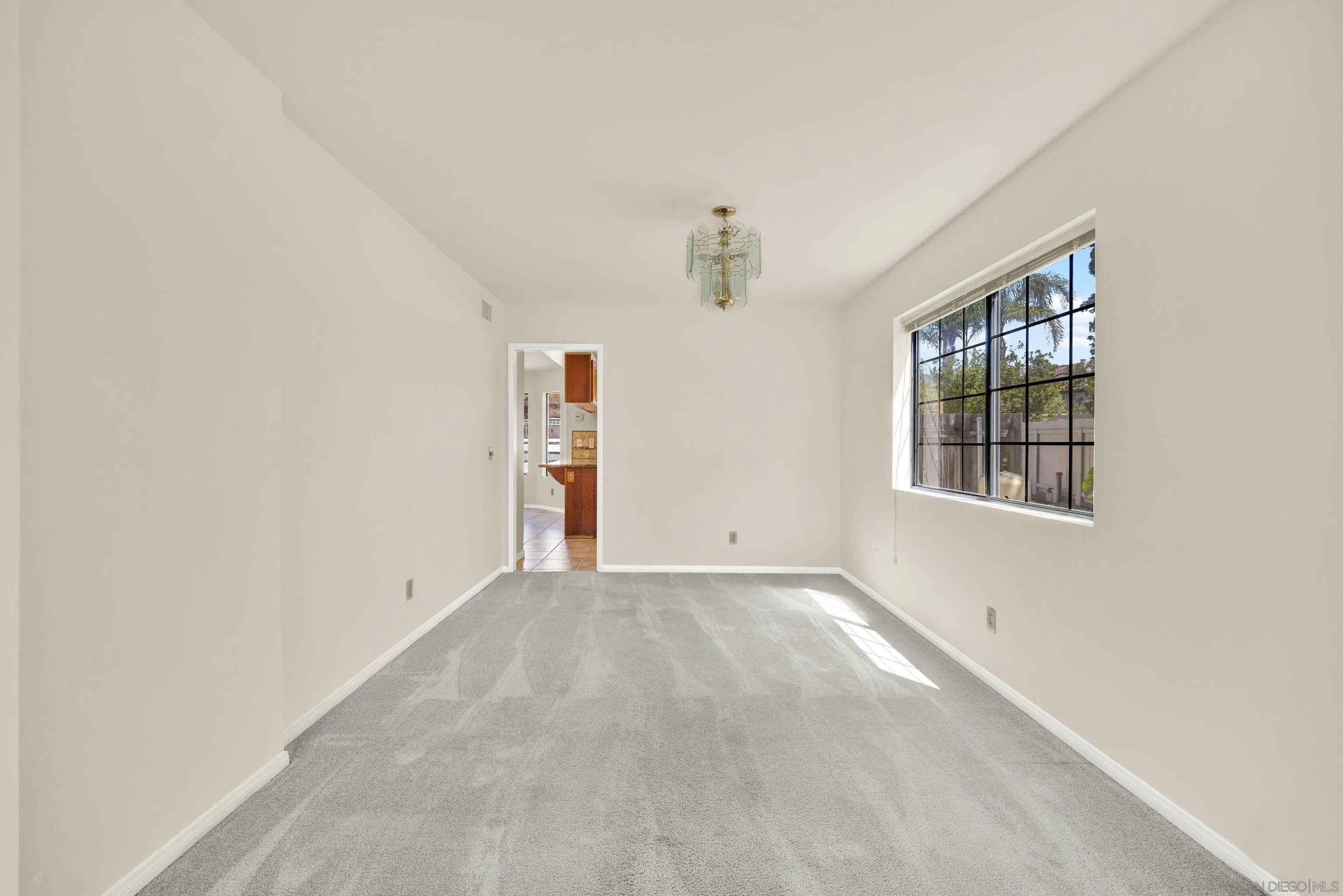 https://cdn.realtyfeed.com/cdn/127/250036935/41c1e2947f660659fddacd53a6fd674b.webp