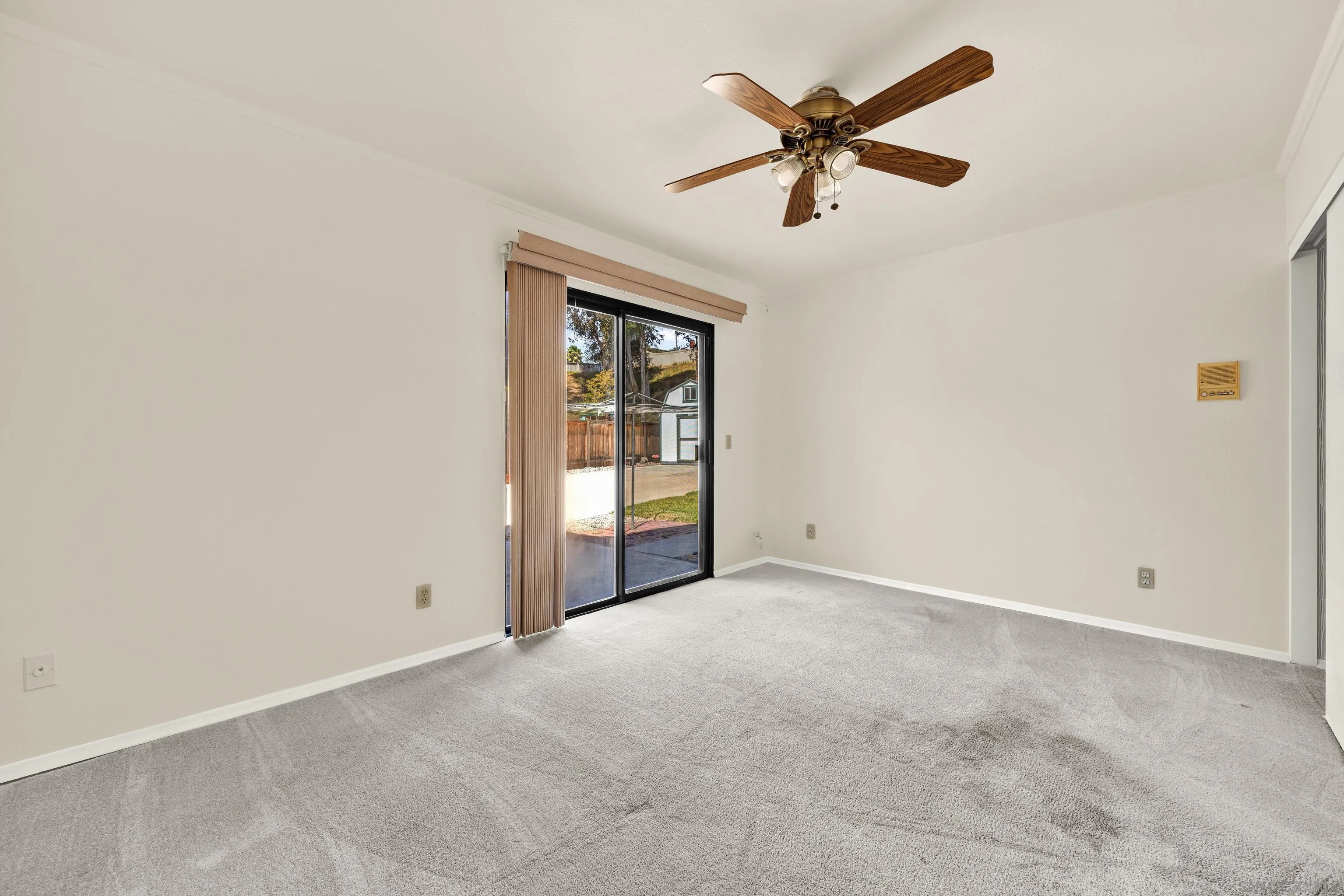 https://cdn.realtyfeed.com/cdn/127/250036935/ad9276a740cb744df24aa525d3e449e4.webp