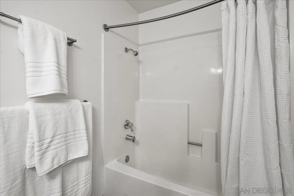https://cdn.realtyfeed.com/cdn/127/250036937/948c6dffa0fba95f86fe166d7937c6c9.webp