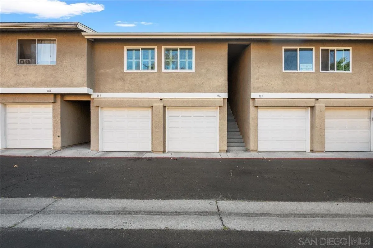 https://cdn.realtyfeed.com/cdn/127/250036937/e911b01931b834d614758644f7e9a210.webp