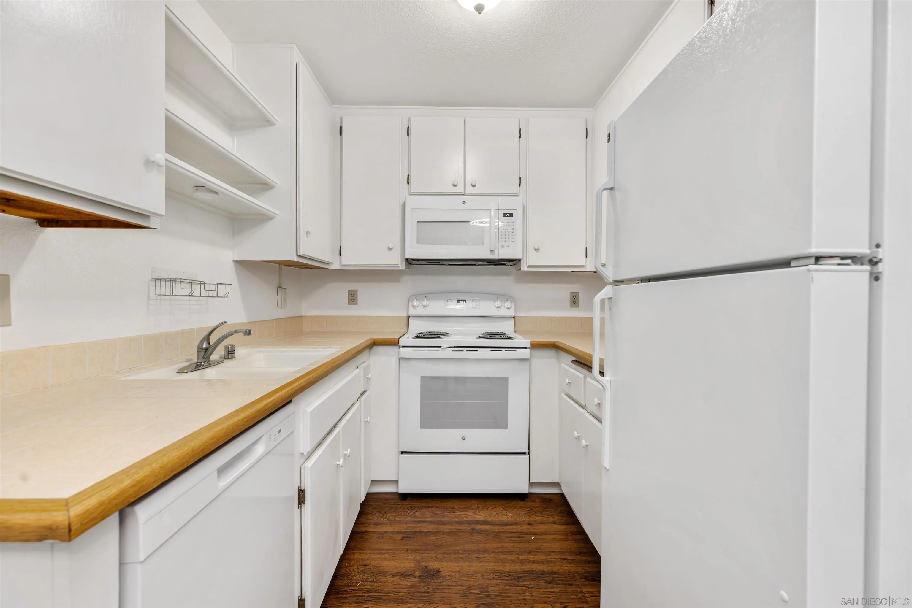 https://cdn.realtyfeed.com/cdn/127/250036938/264aaf1698f36c3cbc0b68c662b36621.webp