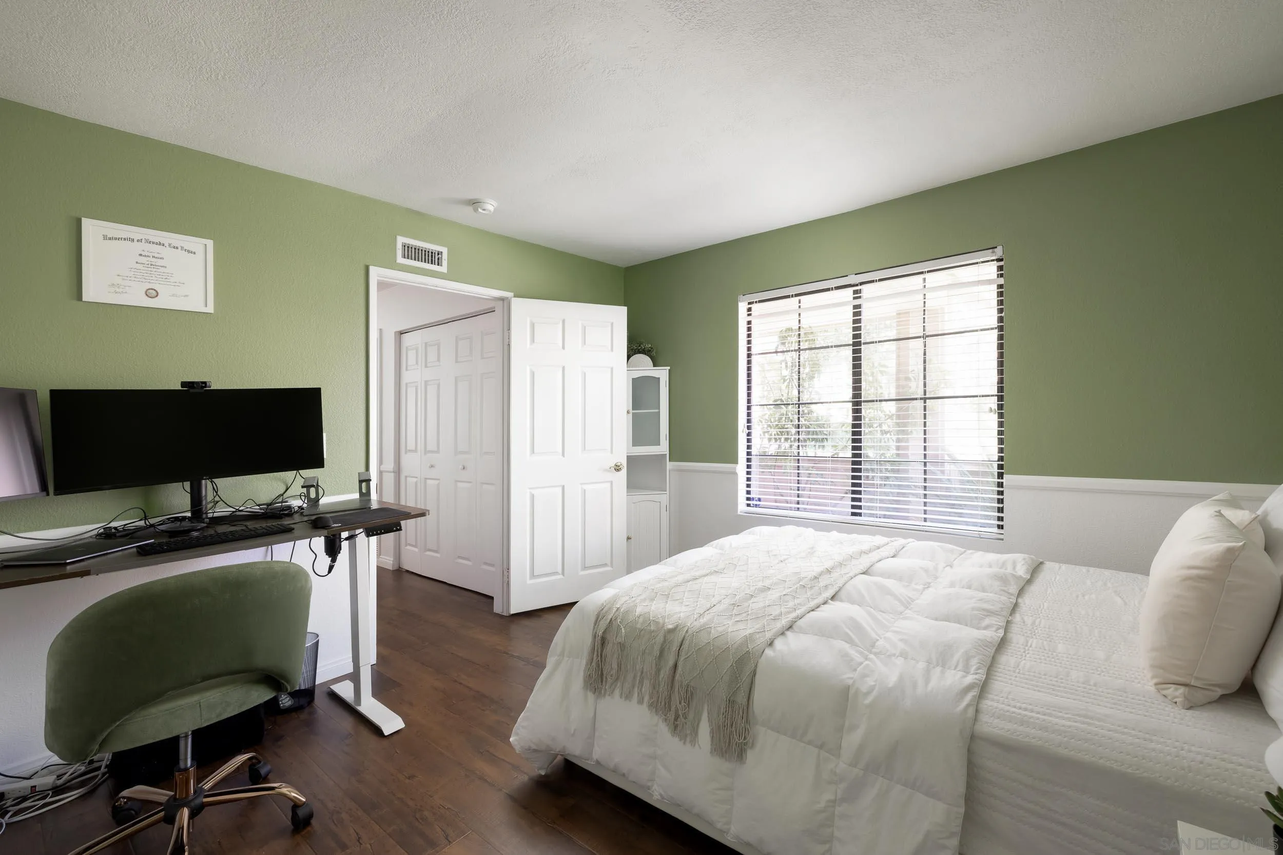 https://cdn.realtyfeed.com/cdn/127/250036941/066557481bdec2a8cbe390a4901dd773.webp