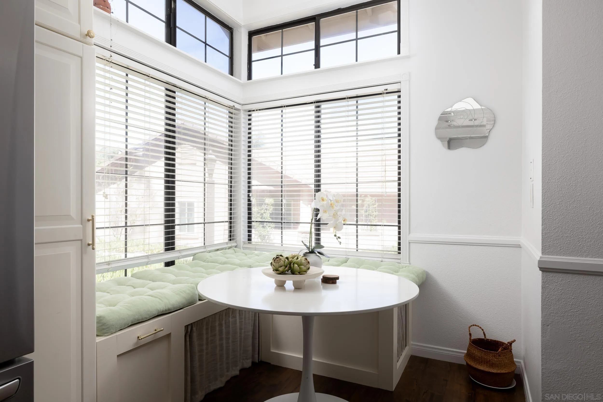 https://cdn.realtyfeed.com/cdn/127/250036941/1c04f4961e368e152776e0893eb07577.webp
