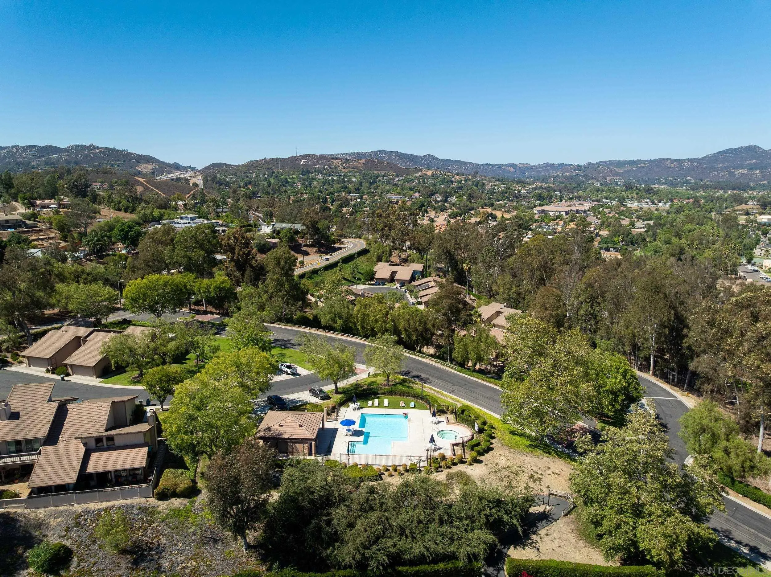 https://cdn.realtyfeed.com/cdn/127/250036941/c83794bdffde282f95e788d2b6c0ee27.webp