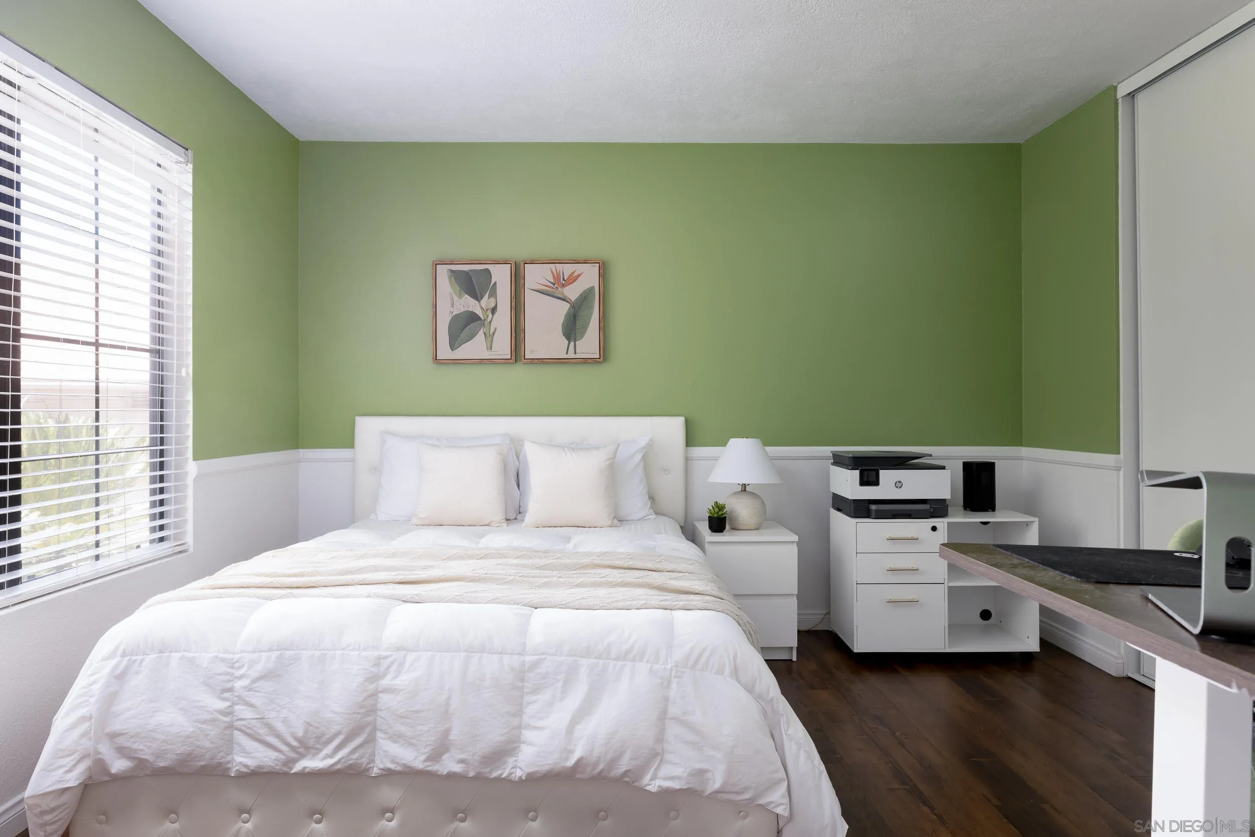 https://cdn.realtyfeed.com/cdn/127/250036941/f37deb3b48f971b8d7c3dc30cbd1f727.webp