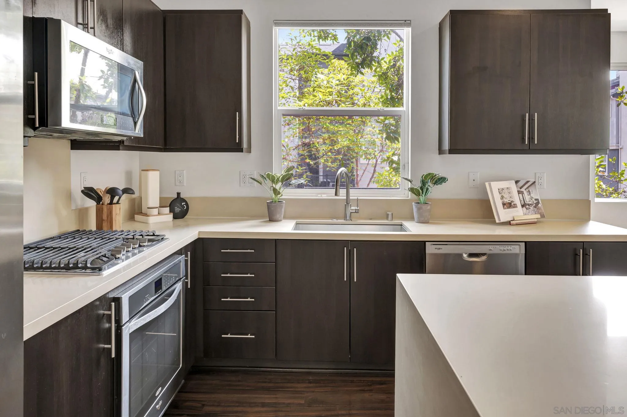 Photo #11: 250036942 Listing: Photo #11