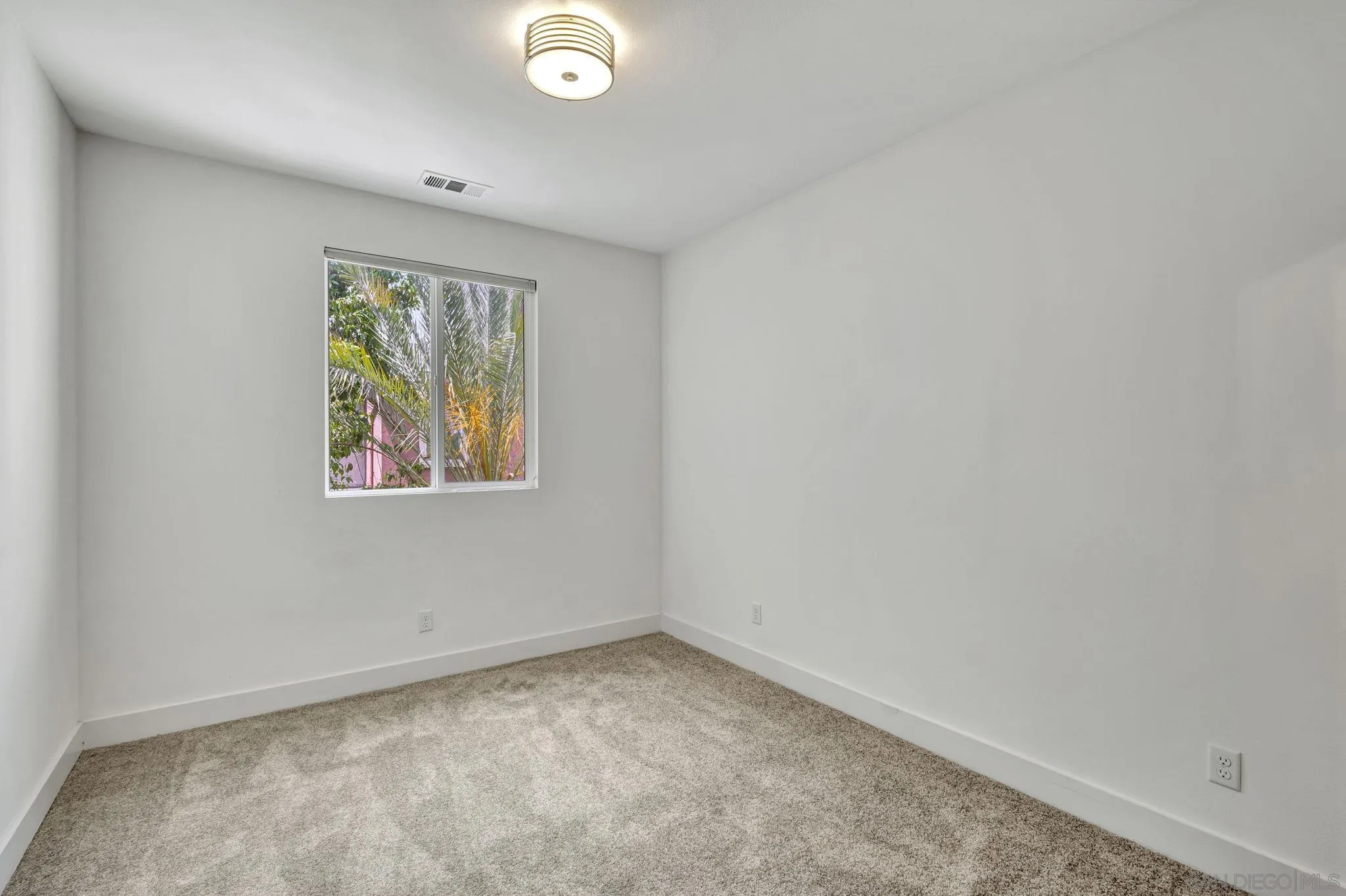 Photo #25: 250036942 Listing: Photo #25