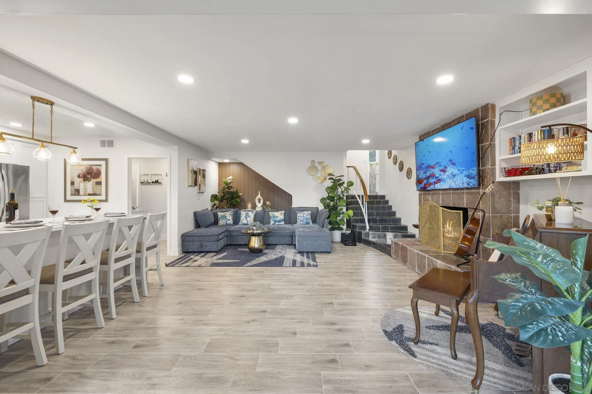 https://cdn.realtyfeed.com/cdn/127/250036944/d8c9152706fc832929845212229c3e91.webp