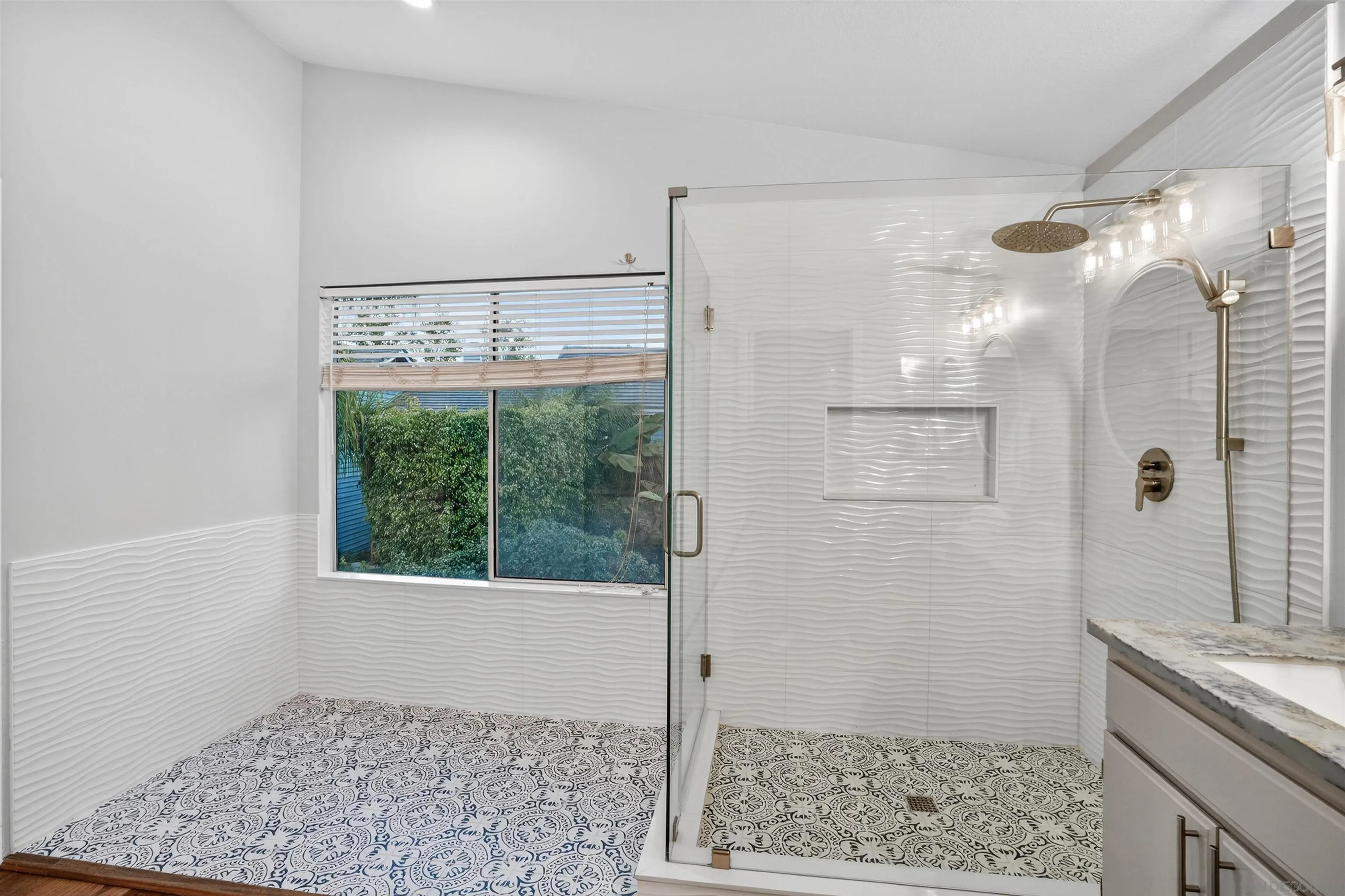 https://cdn.realtyfeed.com/cdn/127/250036945/adbfa2a92ba7d9636704567978cbc4d6.webp