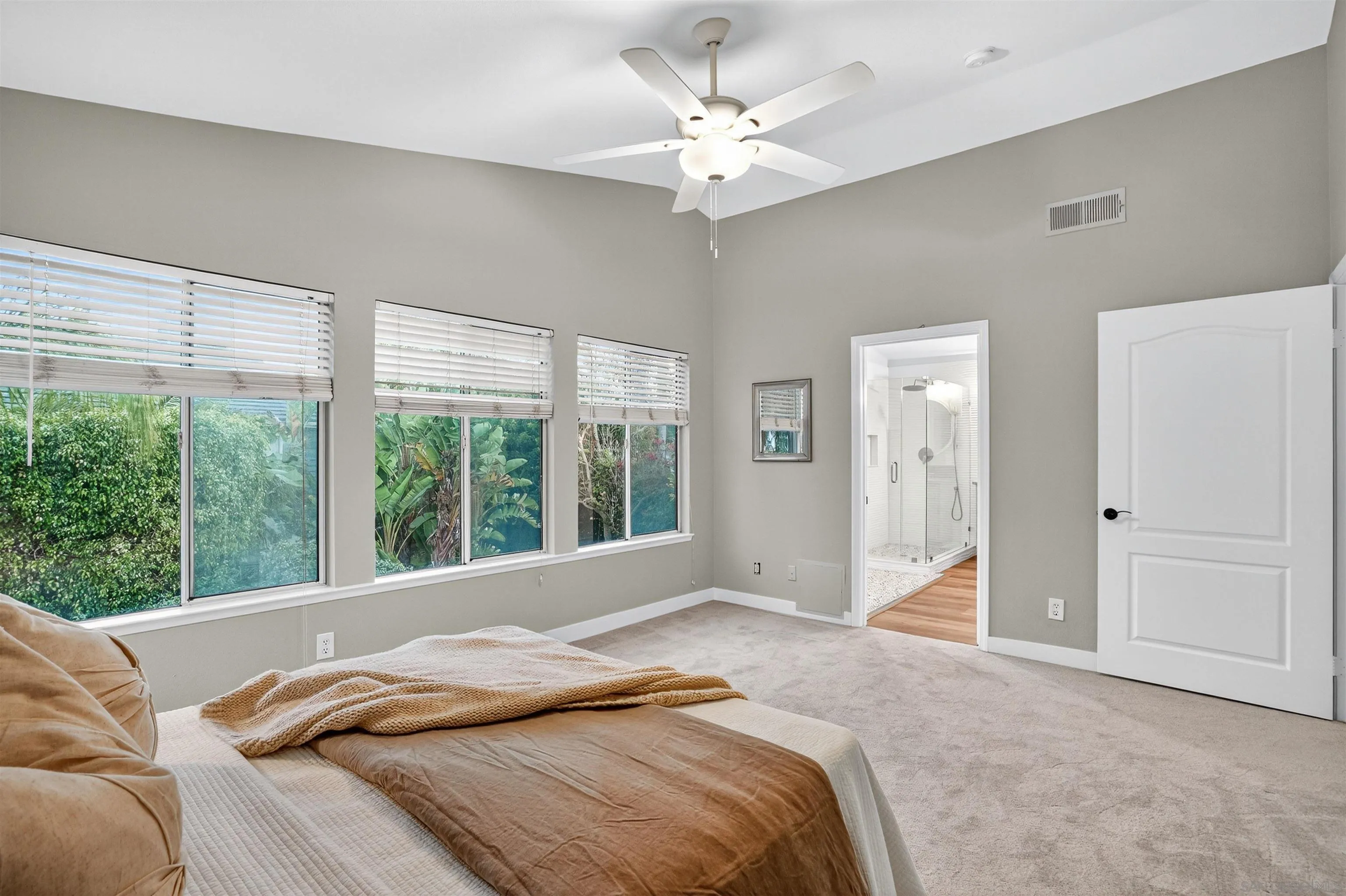 https://cdn.realtyfeed.com/cdn/127/250036945/c340666ac47dc9eec1b1c3b826e6d342.webp