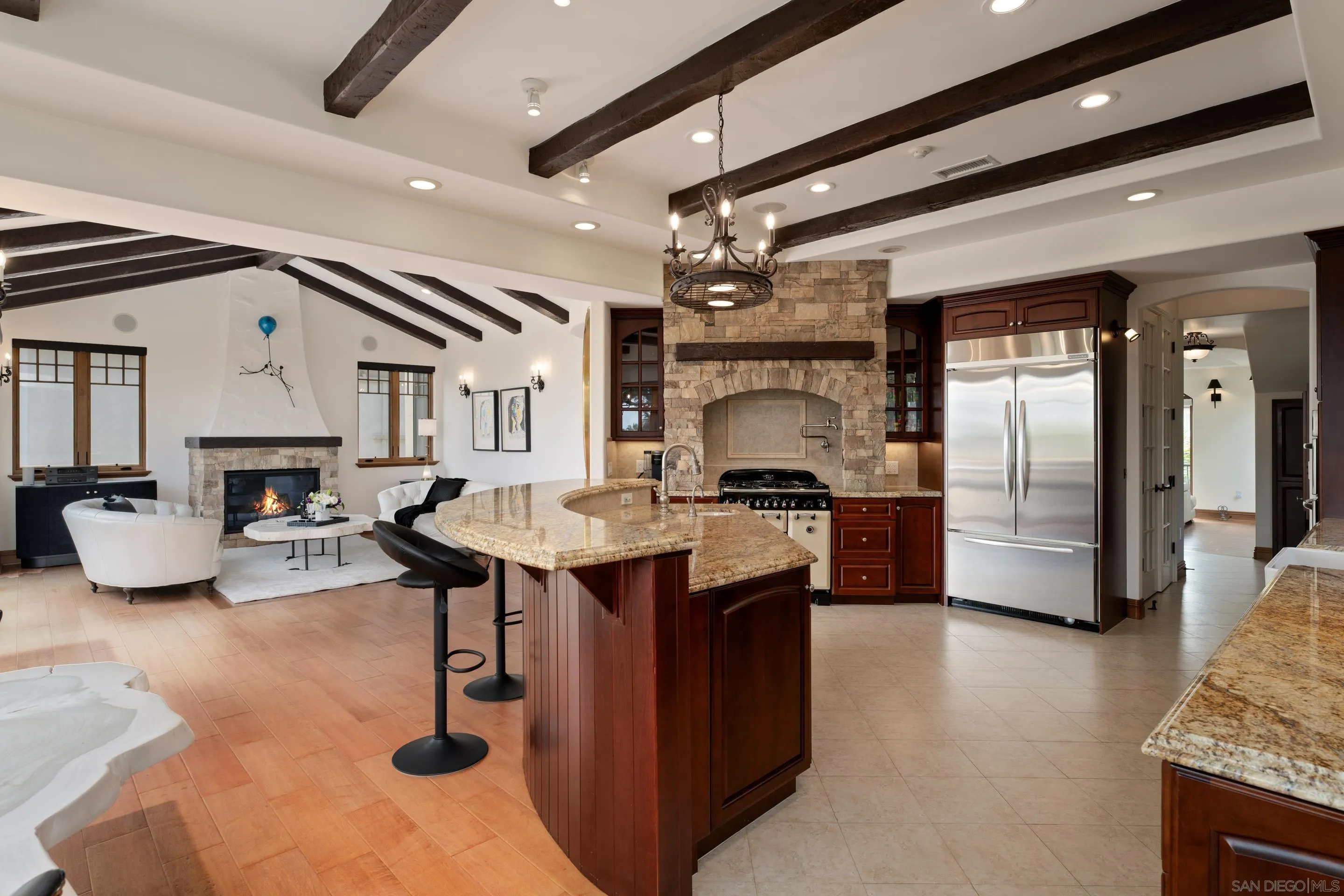 https://cdn.realtyfeed.com/cdn/127/250036946/09bc53fb39fbecde92c0ff442037511b.webp
