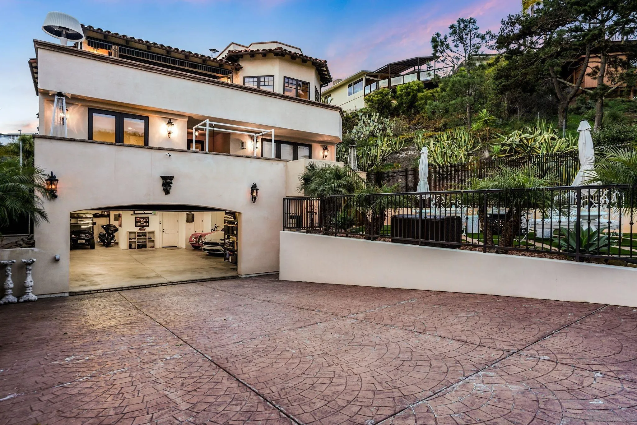 https://cdn.realtyfeed.com/cdn/127/250036946/1da2f287f008ba2b3a8826376110beea.webp