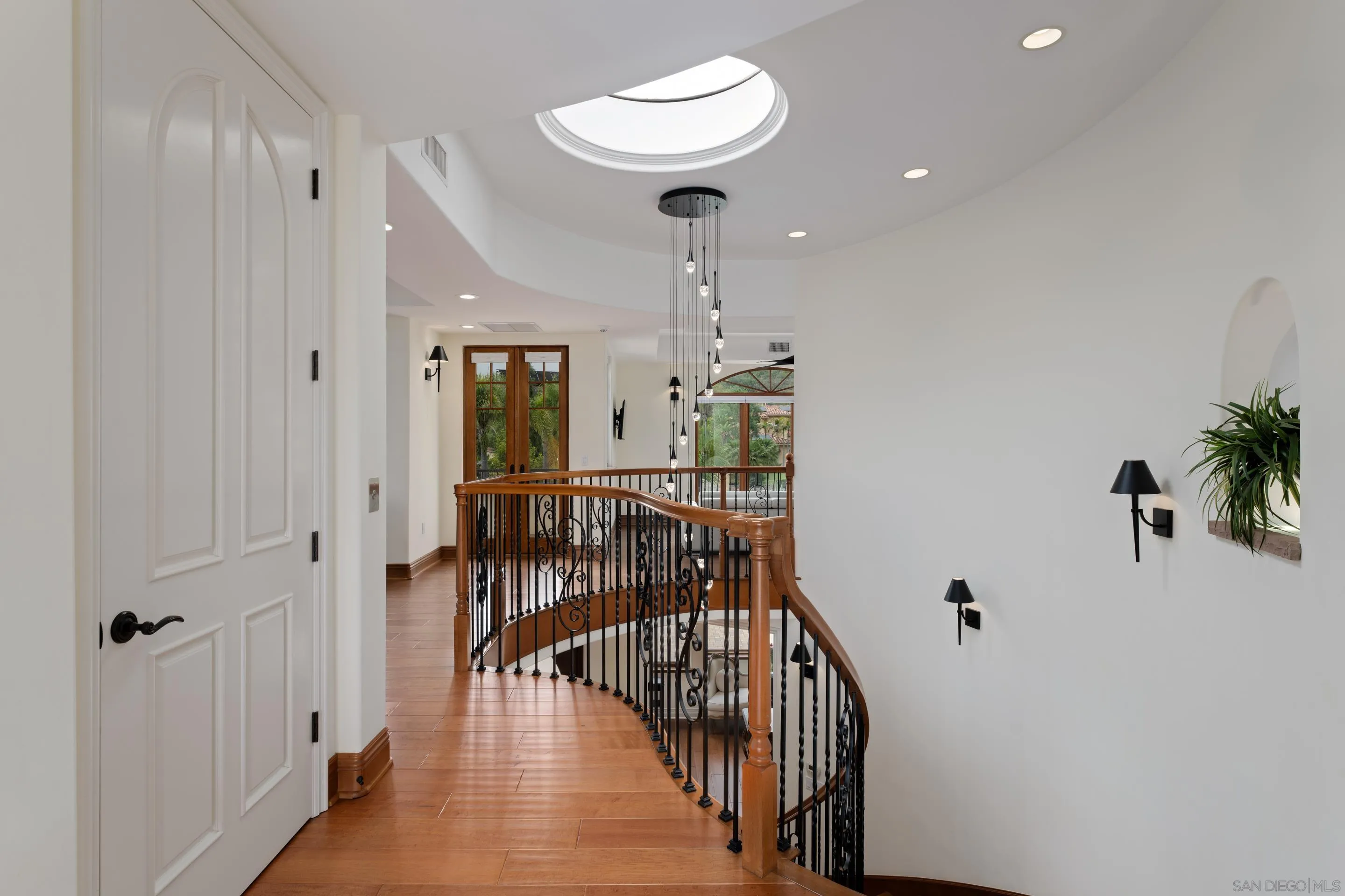 https://cdn.realtyfeed.com/cdn/127/250036946/3edbc9bc0a6b6a681866e9568ec7a95b.webp