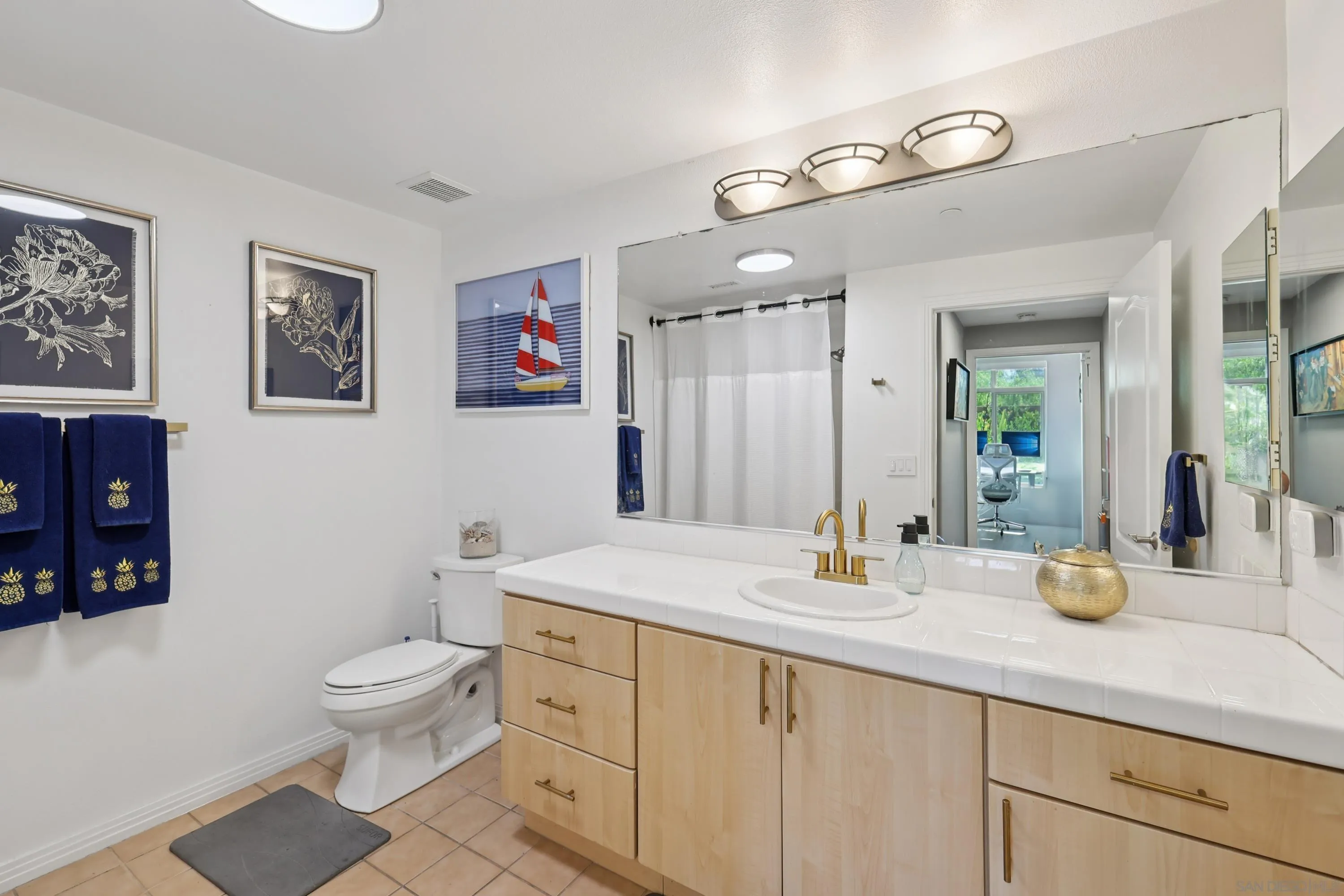 Photo #12: 250036947 Listing: Photo #12