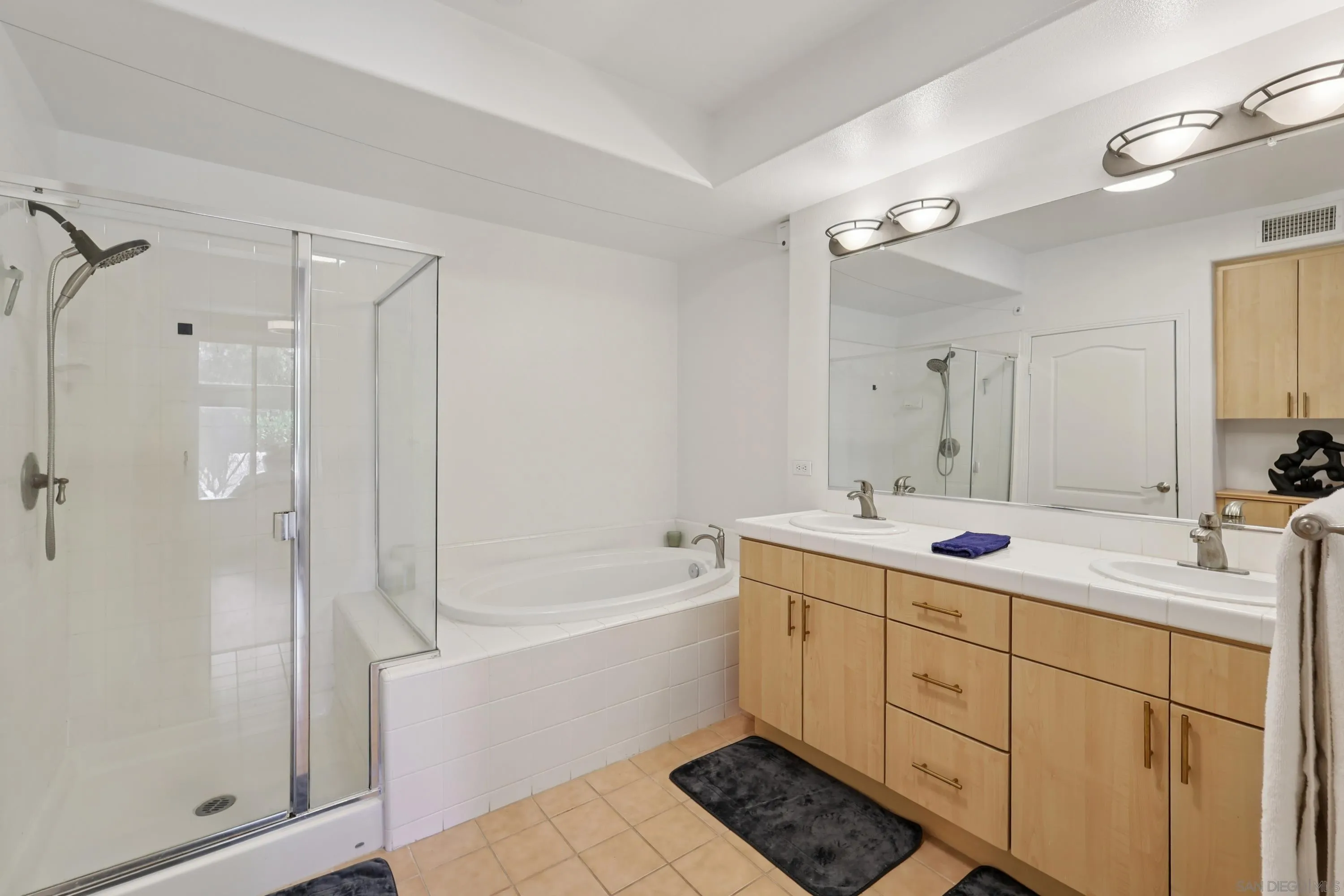 Photo #9: 250036947 Listing: Photo #9