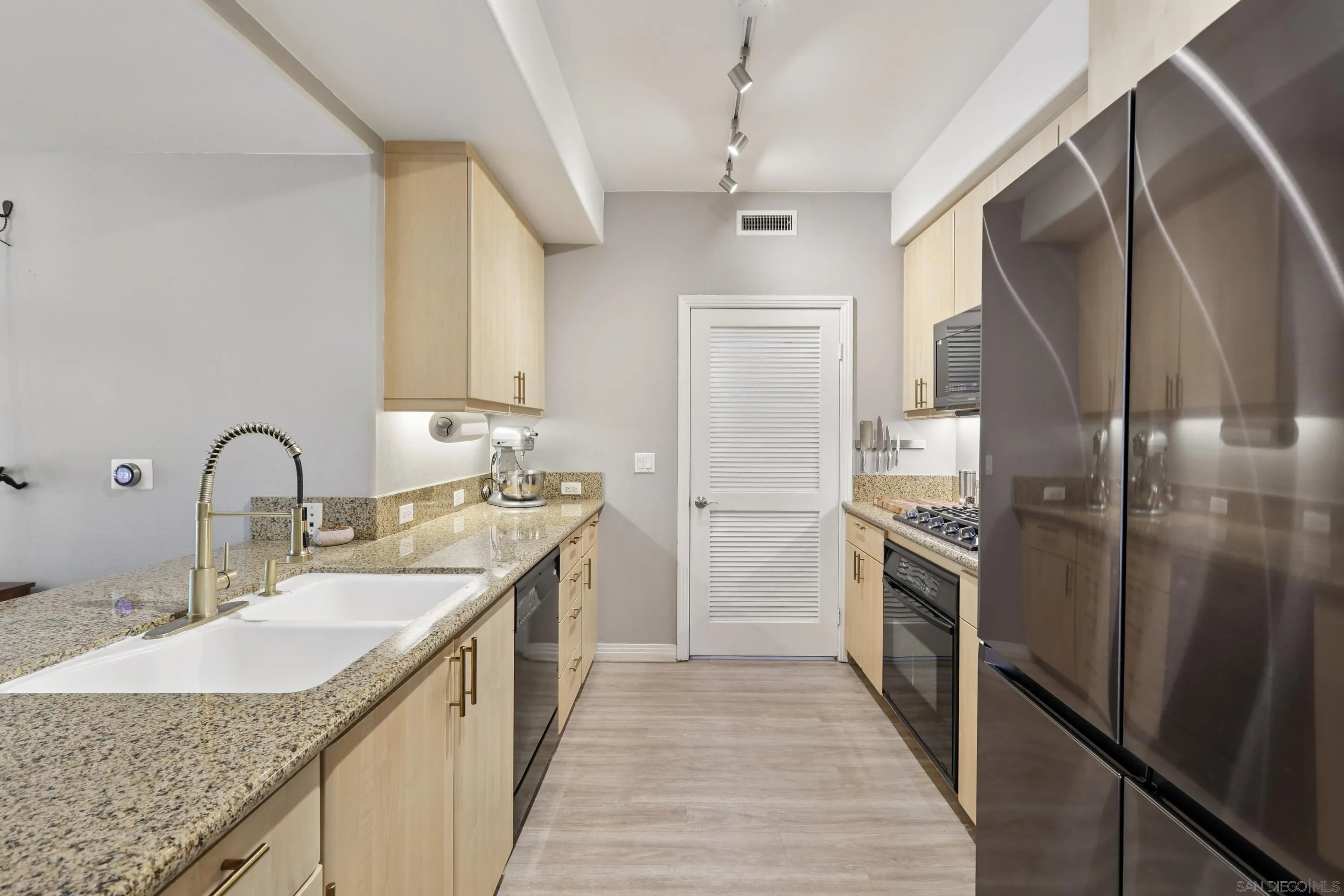 Photo #6: 250036947 Listing 