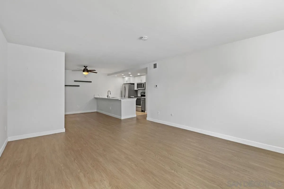 https://cdn.realtyfeed.com/cdn/127/250036949/0084ca465d19d2d958aa30399d7c4eb2.webp