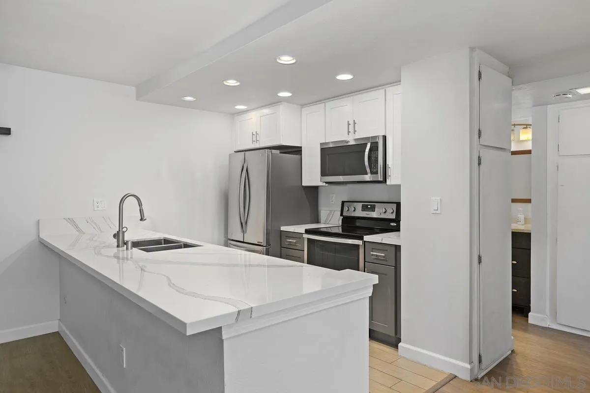 https://cdn.realtyfeed.com/cdn/127/250036949/1a726864005123f173458596eba8221c.webp
