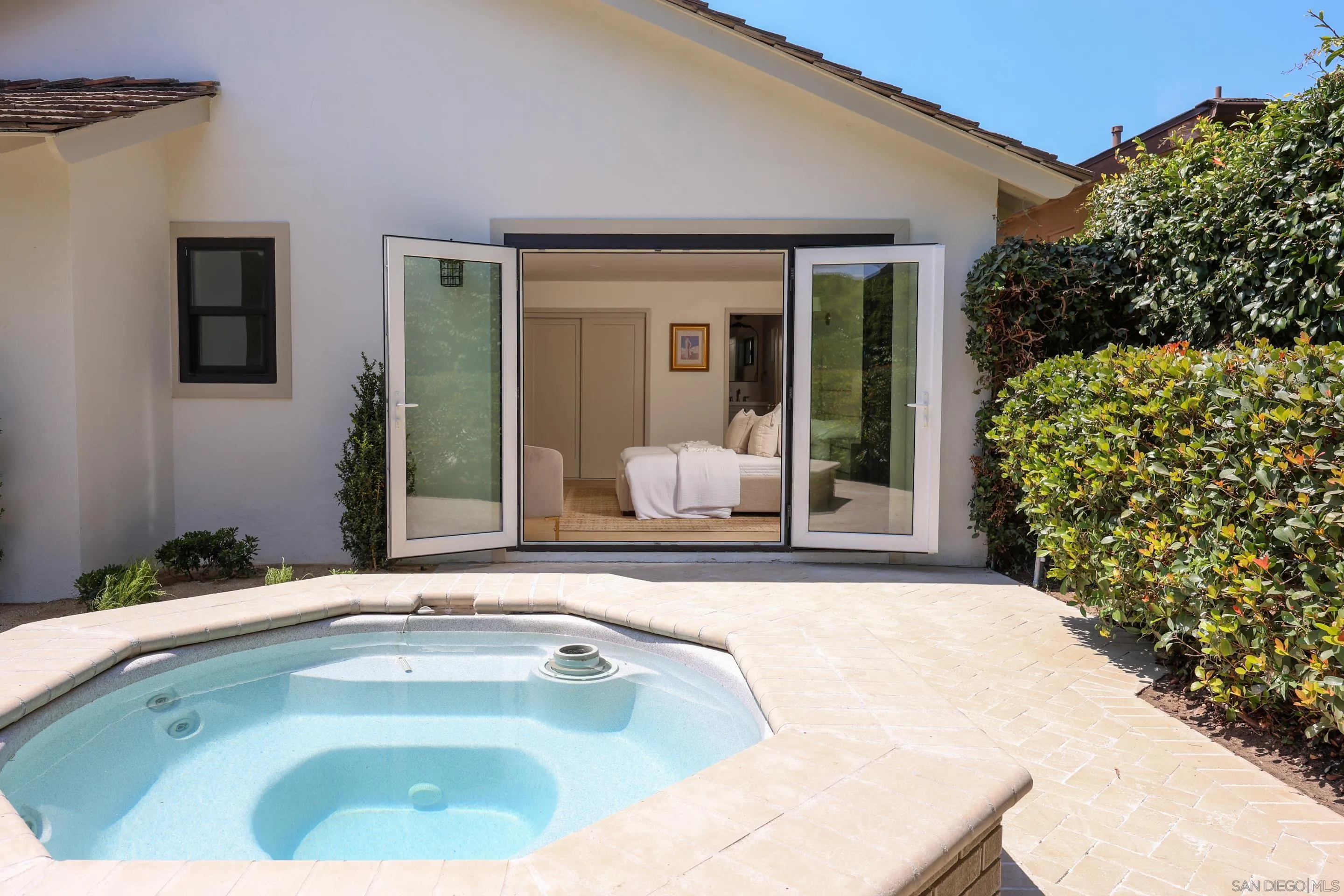https://cdn.realtyfeed.com/cdn/127/250036950/4aa8500d03ec1d36c68bc104adcd519a.webp