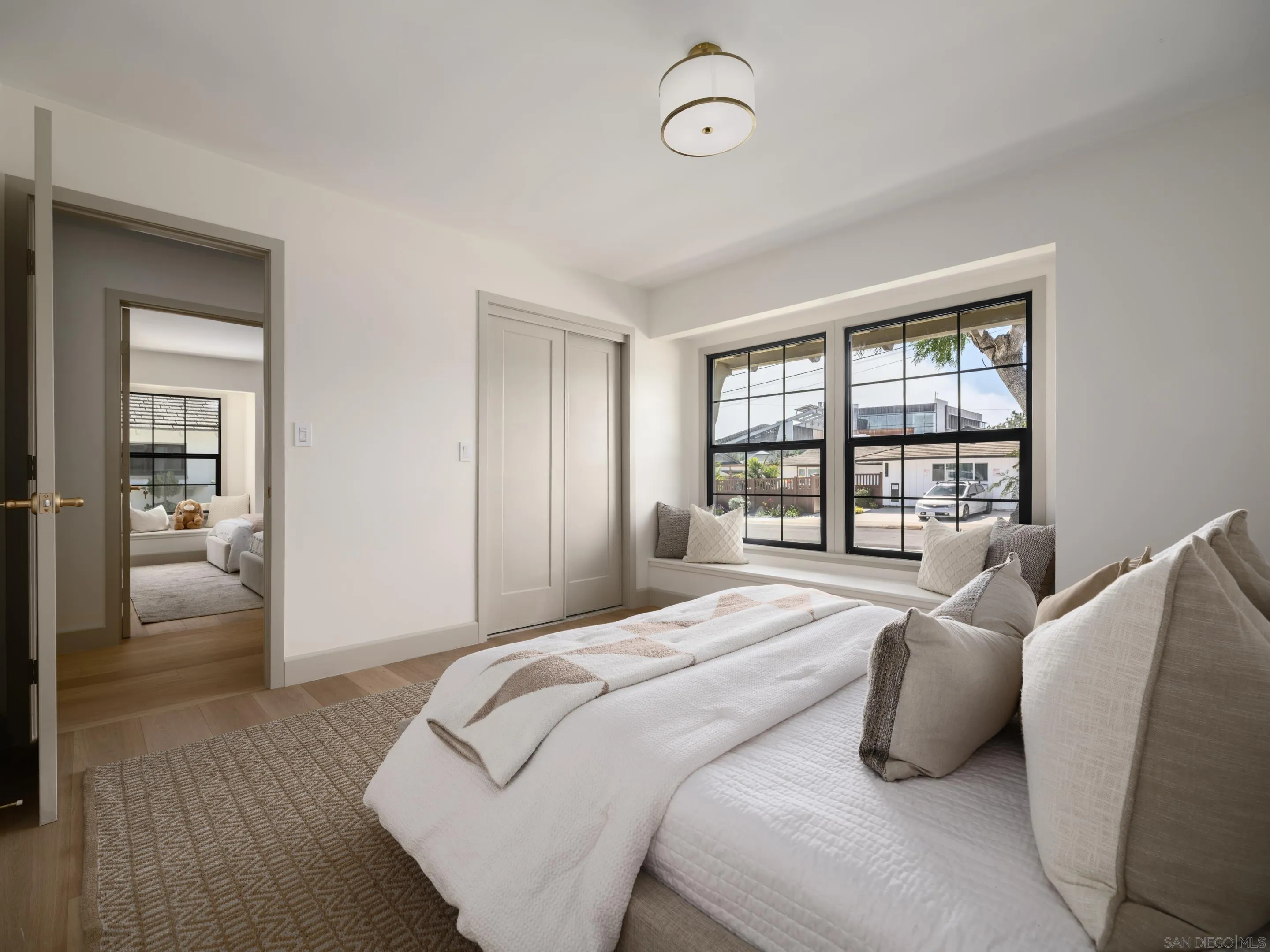 https://cdn.realtyfeed.com/cdn/127/250036950/764812679a0a155d4d47610dbfed3759.webp