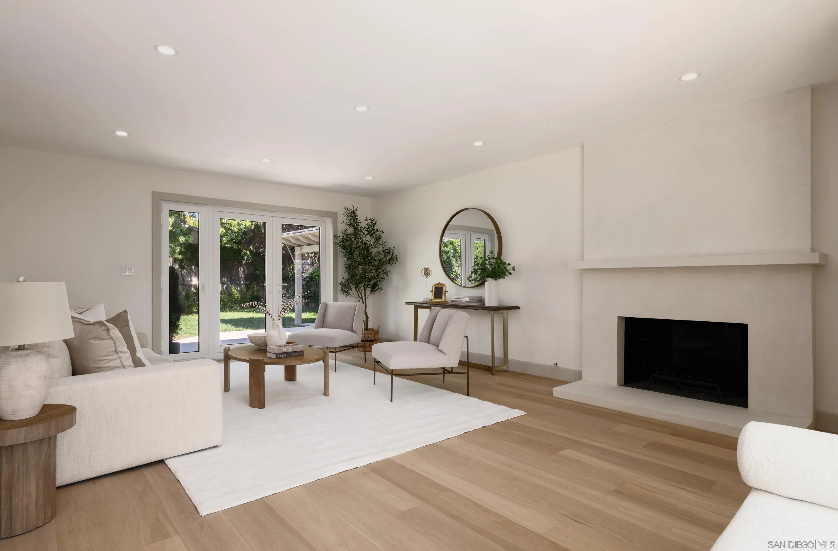 https://cdn.realtyfeed.com/cdn/127/250036950/8d097dd591d09f8878943bdd9a7481a7.webp