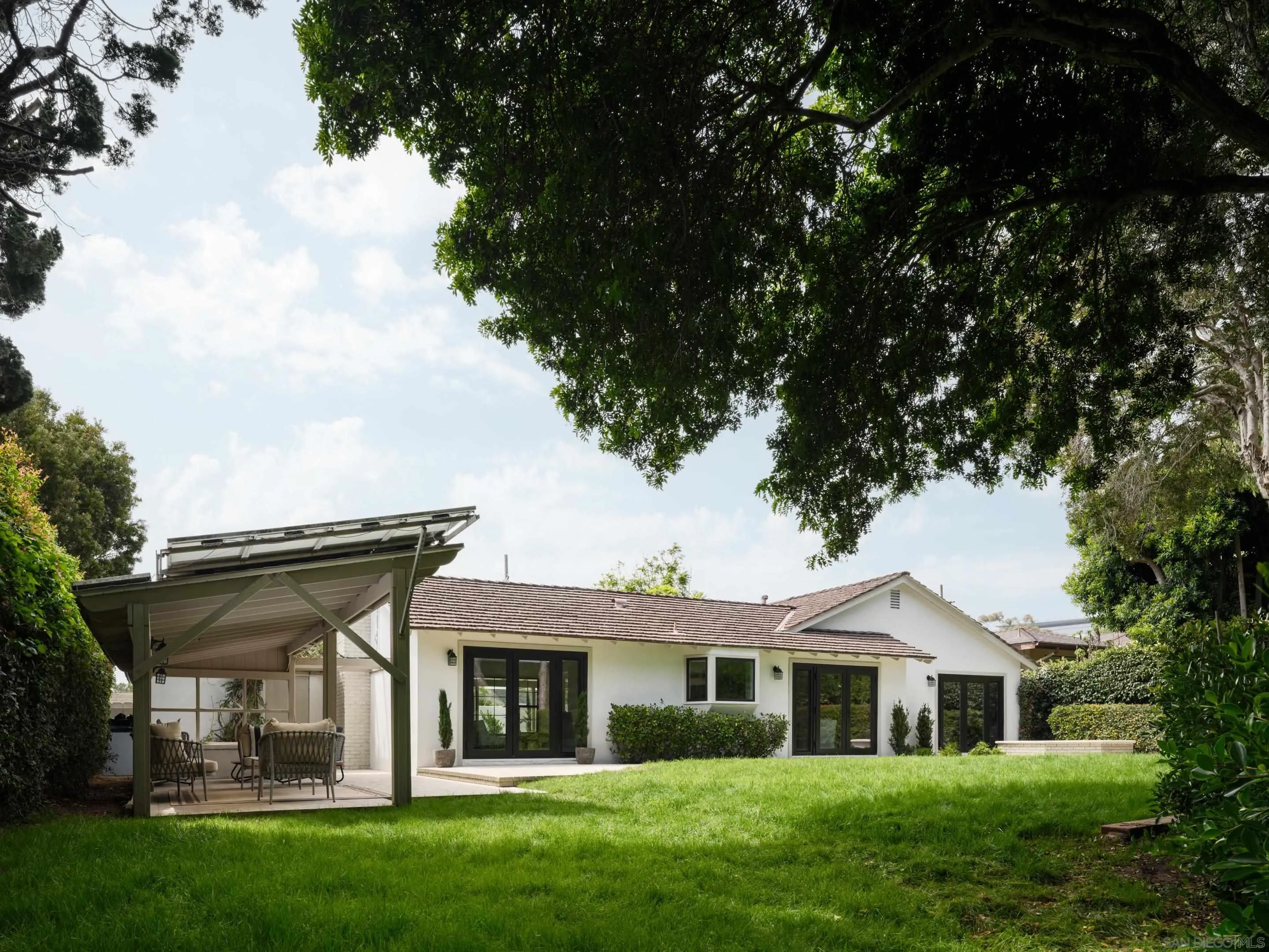 https://cdn.realtyfeed.com/cdn/127/250036950/b5c277308f35971b6ec08e3edd0d1c65.webp