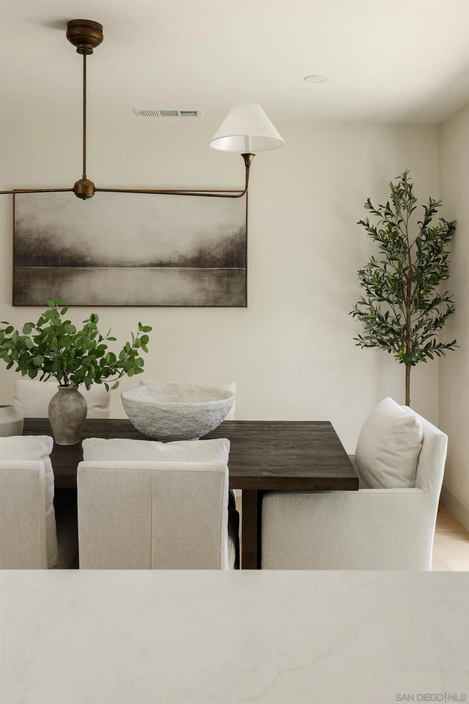 https://cdn.realtyfeed.com/cdn/127/250036950/b856bb53c298cea23e21ad5df84e0b20.webp