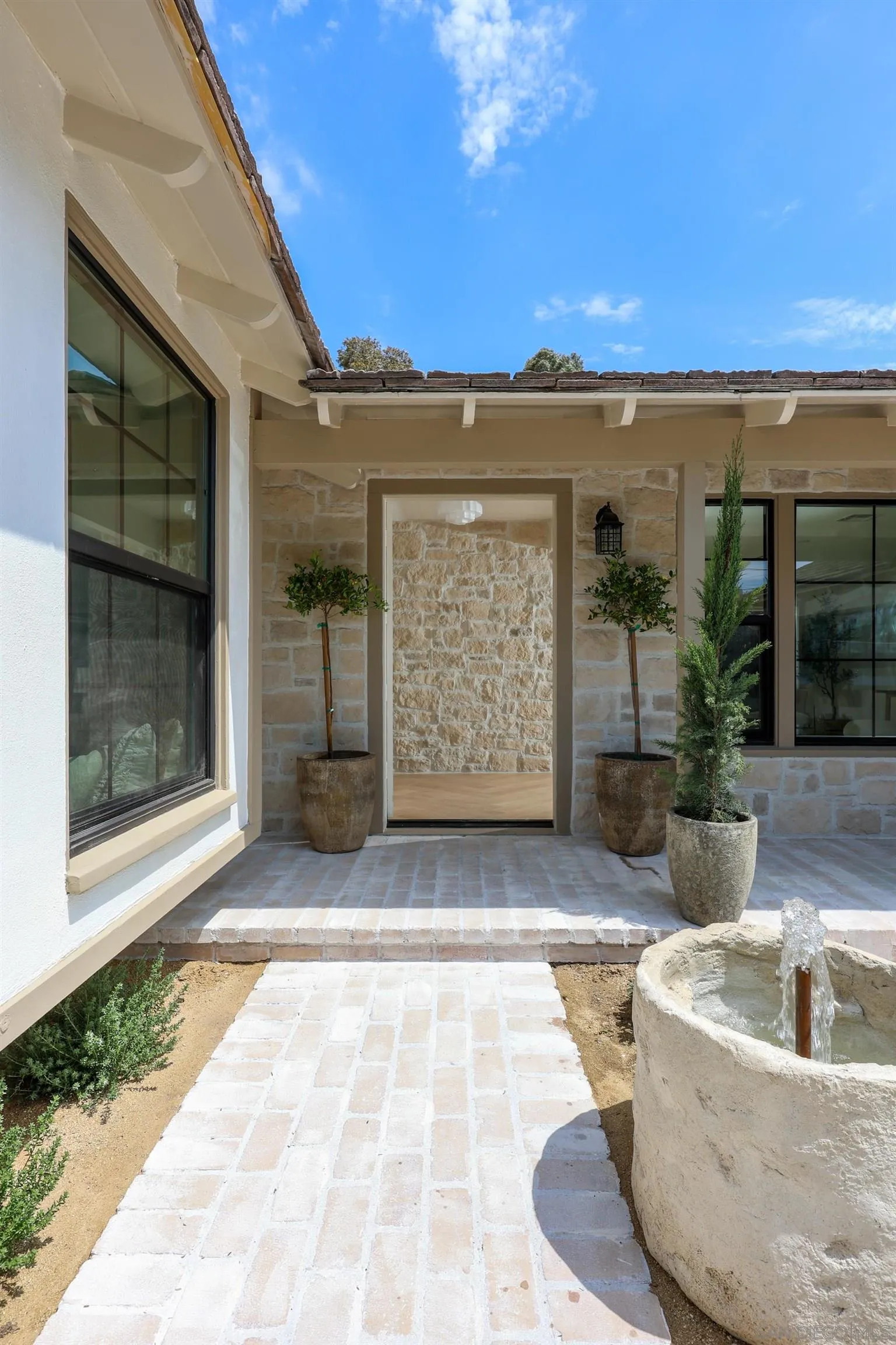 https://cdn.realtyfeed.com/cdn/127/250036950/c300718cf23aa77a1aaca006680c8ae8.webp