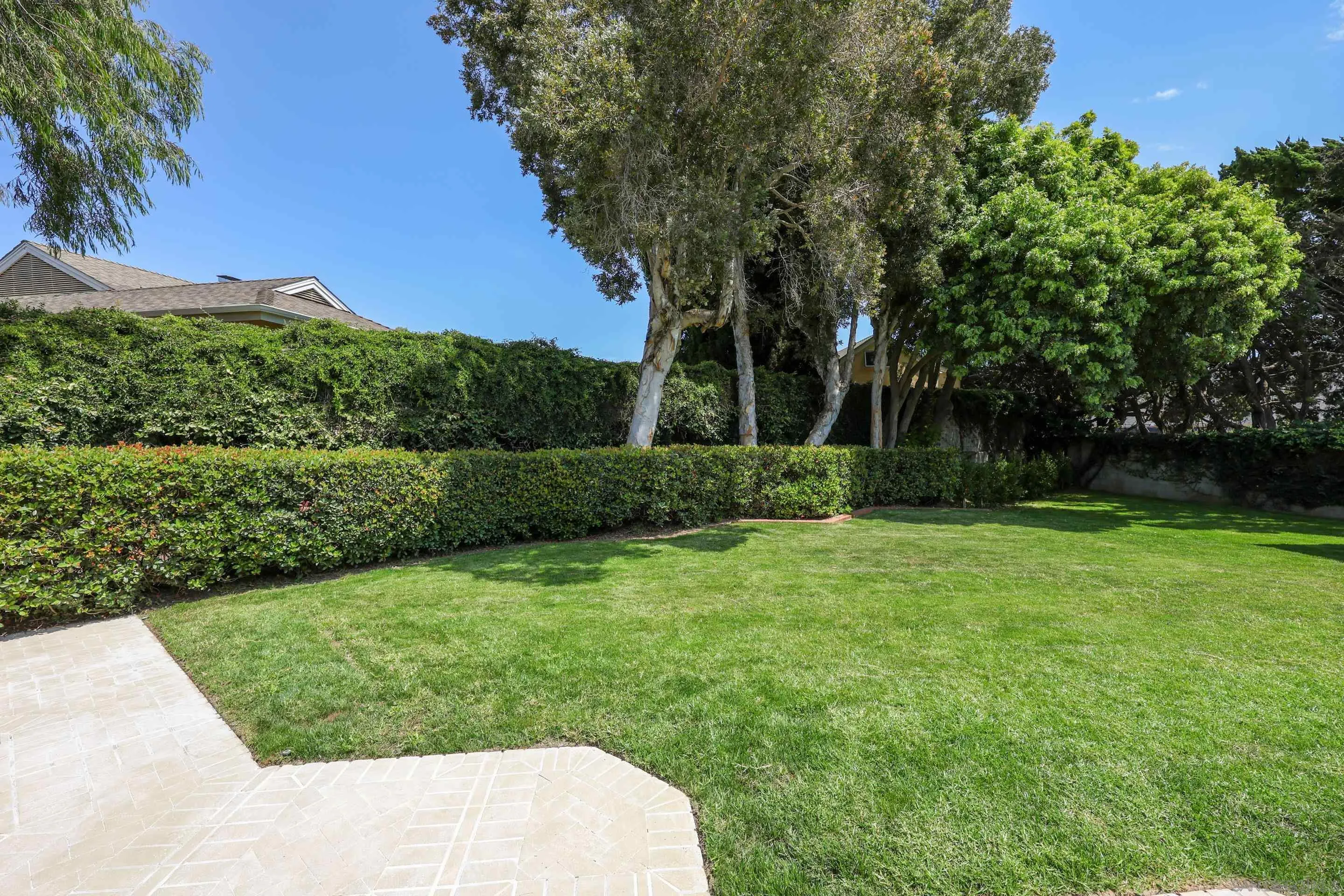 https://cdn.realtyfeed.com/cdn/127/250036950/c84beccf31f75b18078db02780b9d9a4.webp