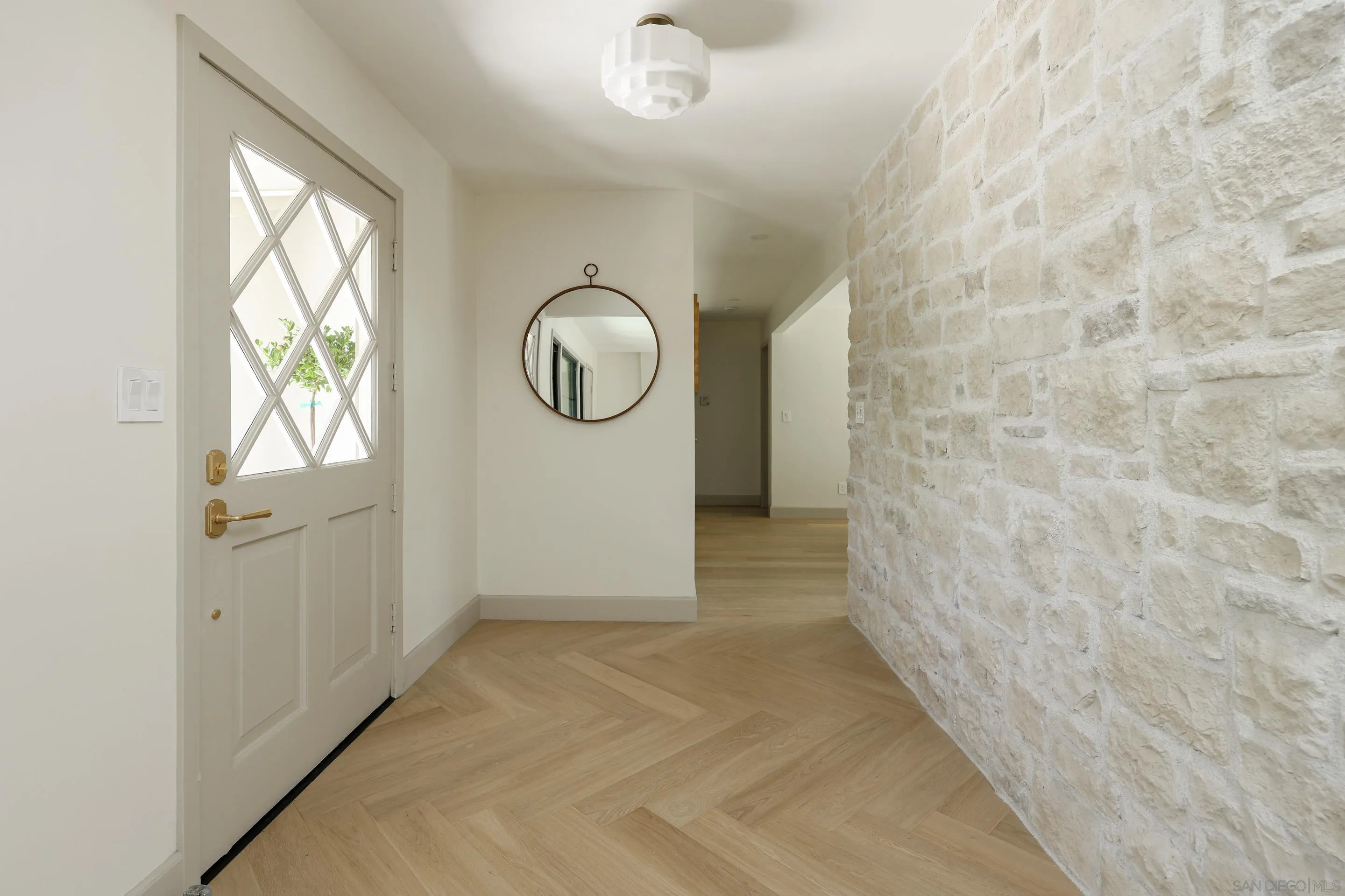 https://cdn.realtyfeed.com/cdn/127/250036950/fc107fa16106b9fa13c31beee42c27f6.webp