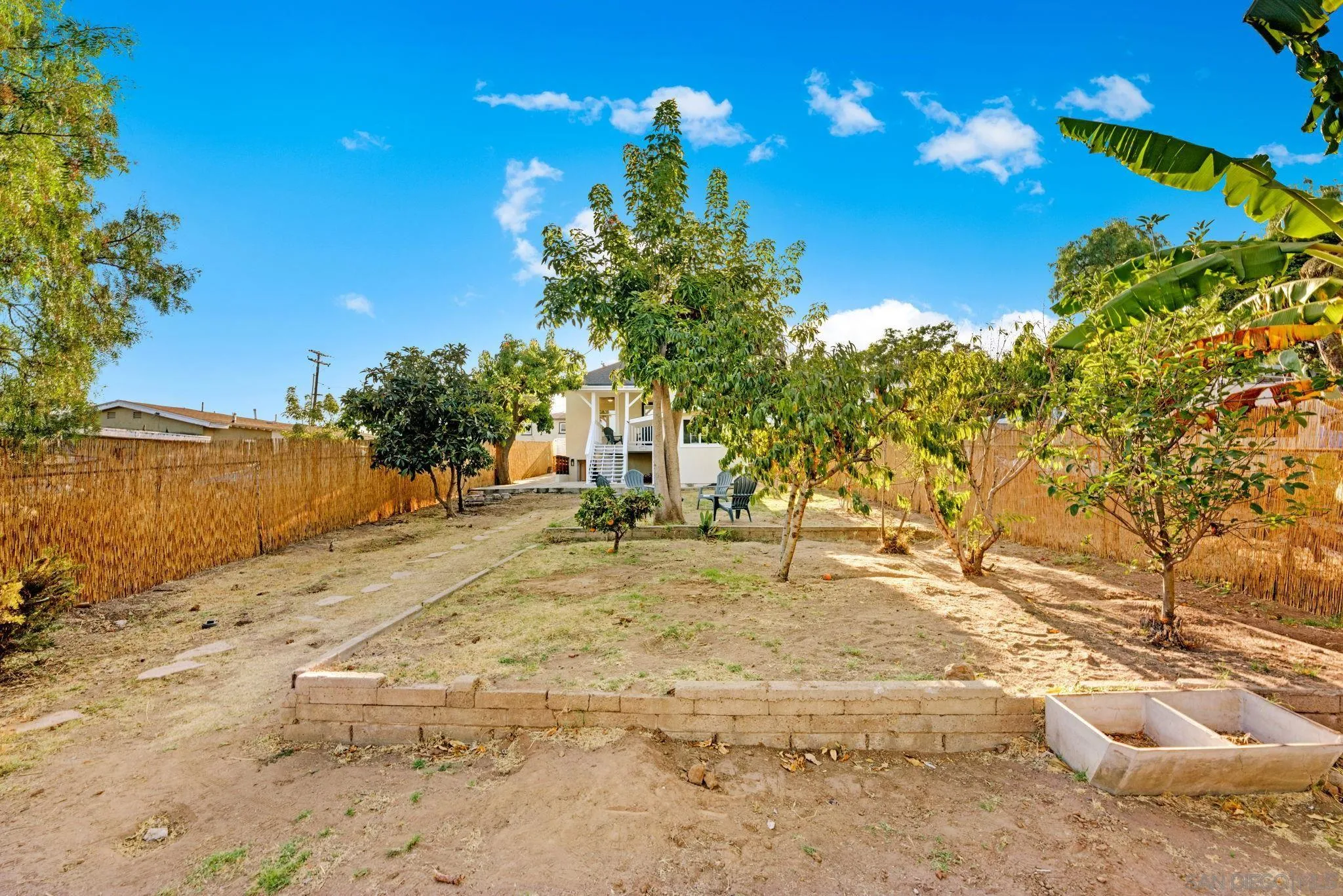 https://cdn.realtyfeed.com/cdn/127/250036951/50237ae2d911ca150aca94a8bb3d1c4c.webp