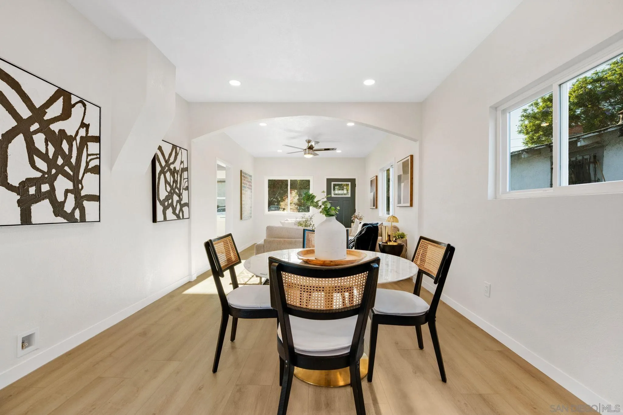 https://cdn.realtyfeed.com/cdn/127/250036951/50db1086d76f458db40eb4c5d2504f5d.webp
