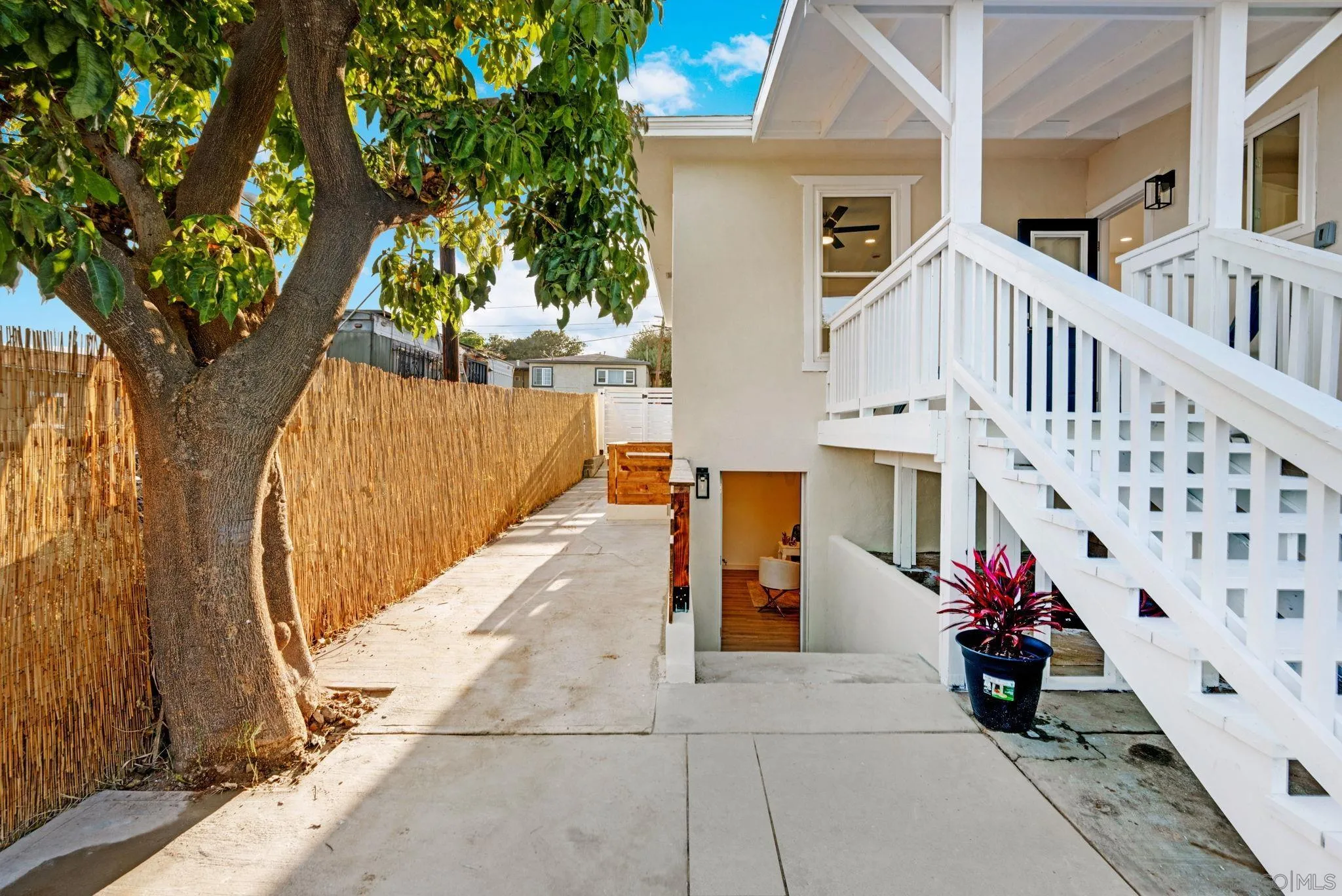 https://cdn.realtyfeed.com/cdn/127/250036951/b2bcad7fda95bbe1db33b41970d25772.webp