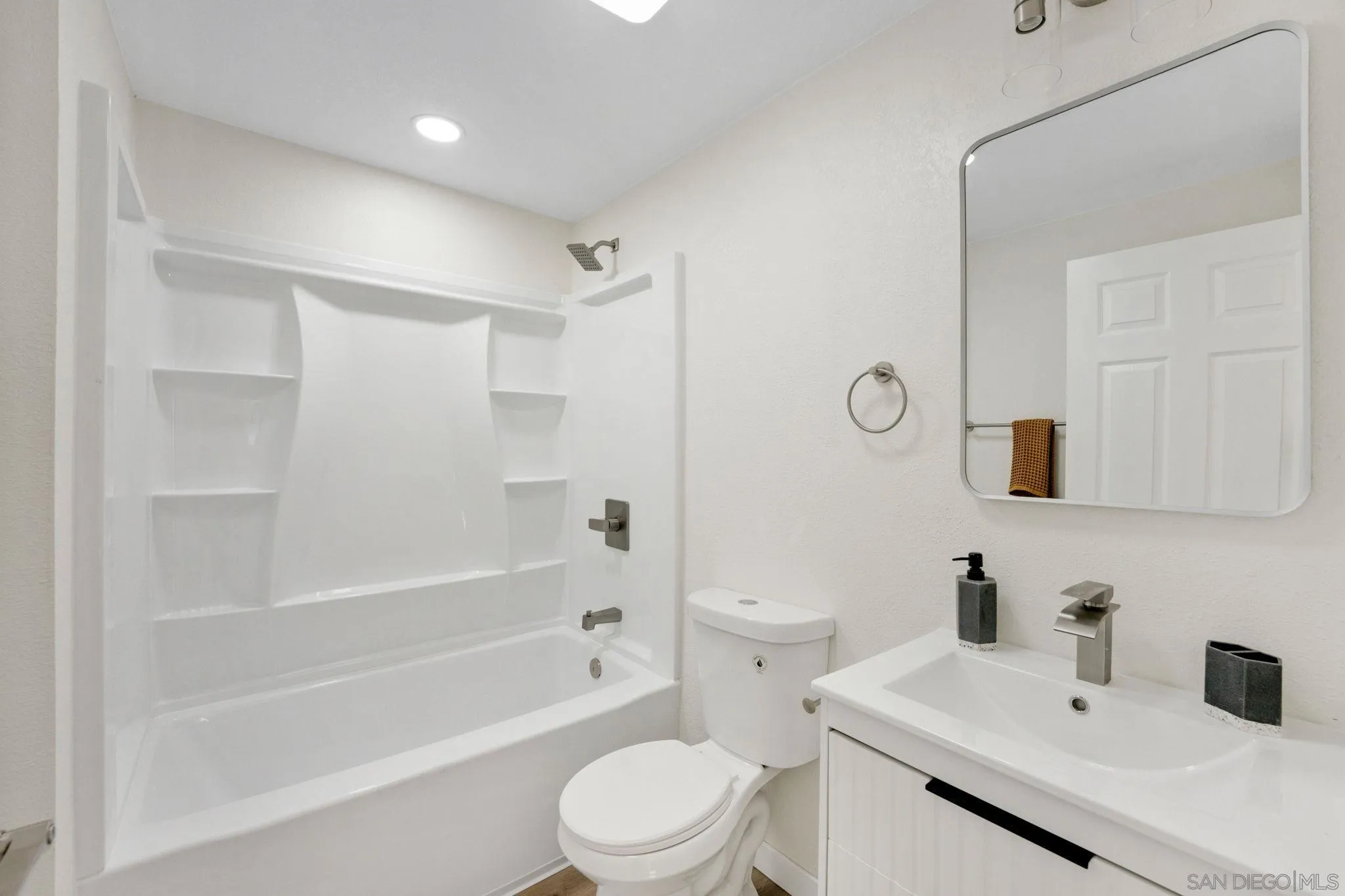 https://cdn.realtyfeed.com/cdn/127/250036951/c0f7a32452d86a639d3ef1c9a461db9d.webp