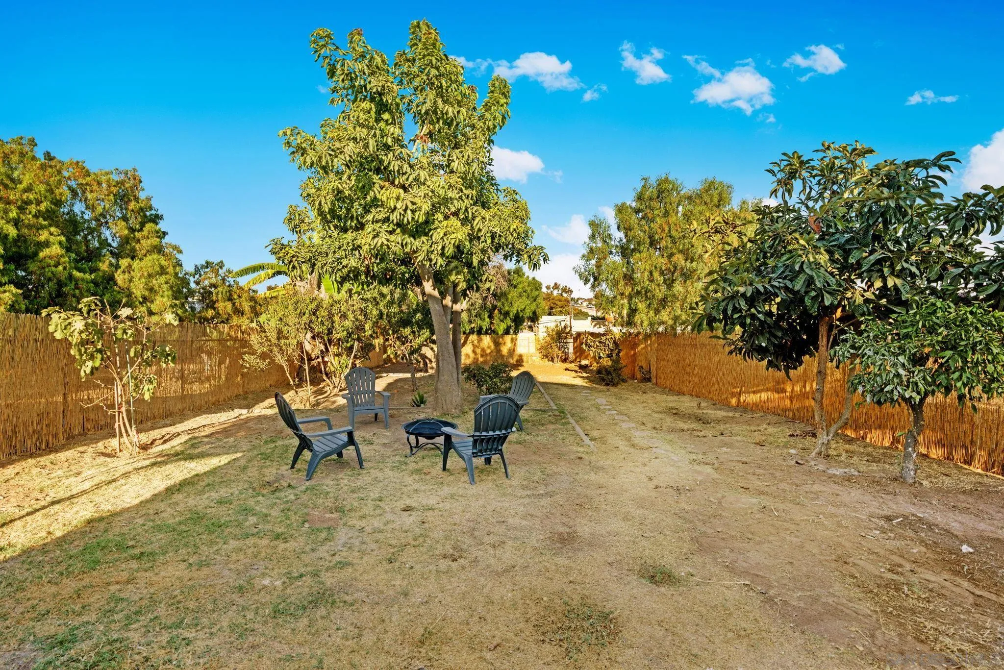 https://cdn.realtyfeed.com/cdn/127/250036951/d10c815777e207a019984790f502d88d.webp