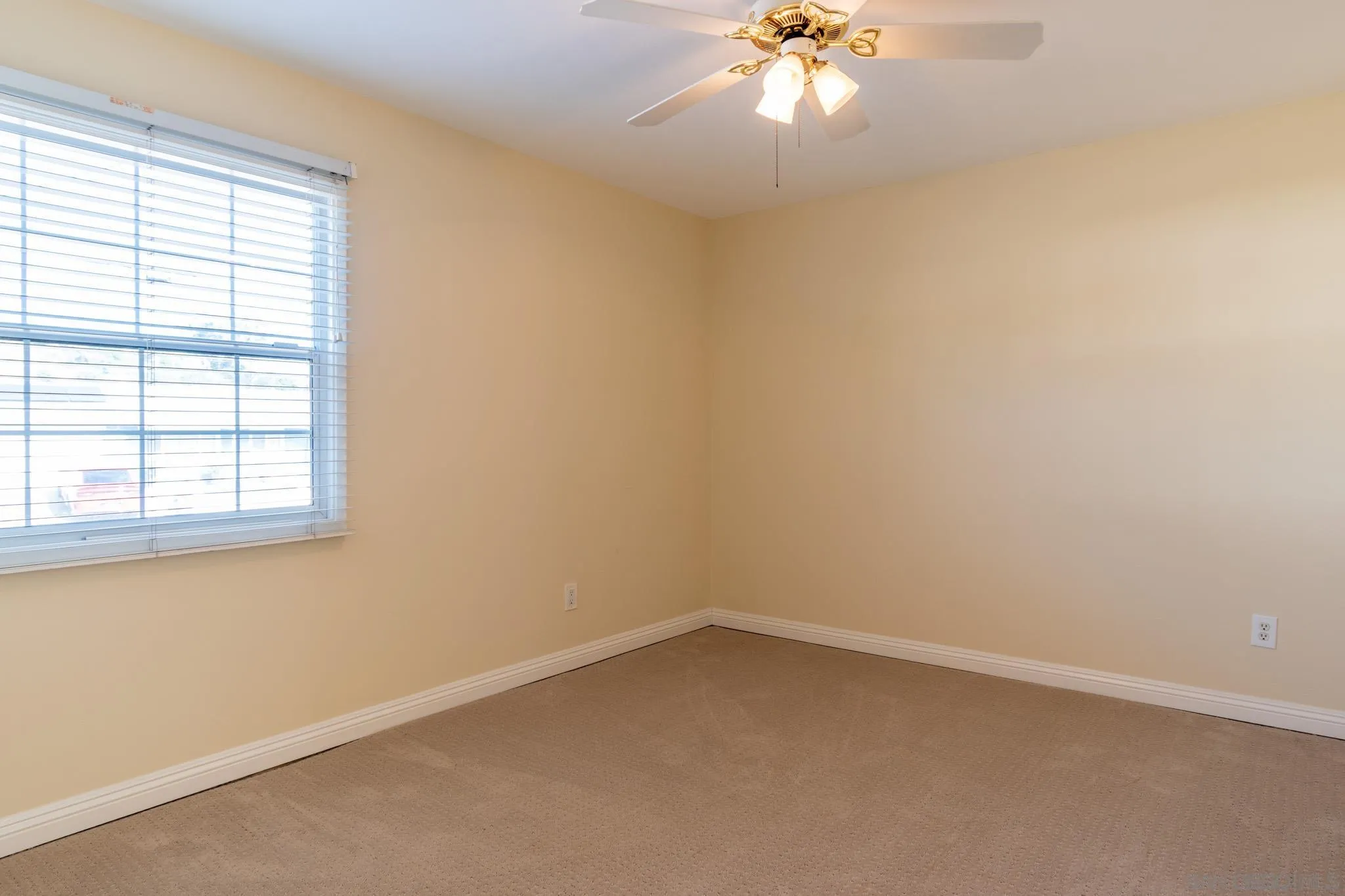 https://cdn.realtyfeed.com/cdn/127/250036953/2752ca1d40a35c25861148eadb316f2c.webp