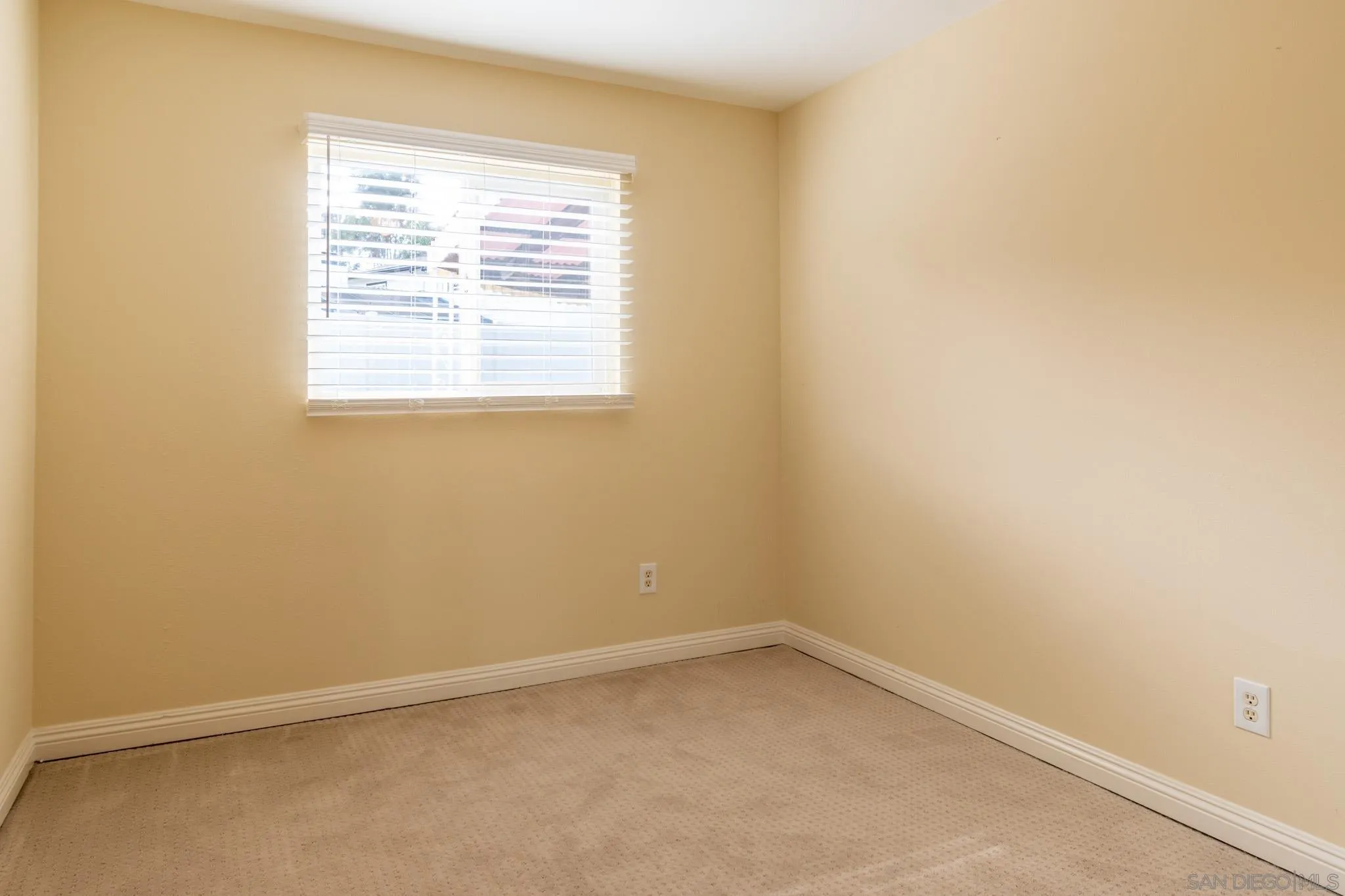 https://cdn.realtyfeed.com/cdn/127/250036953/76e219c8d2edf390c185d7cd5233bb5c.webp