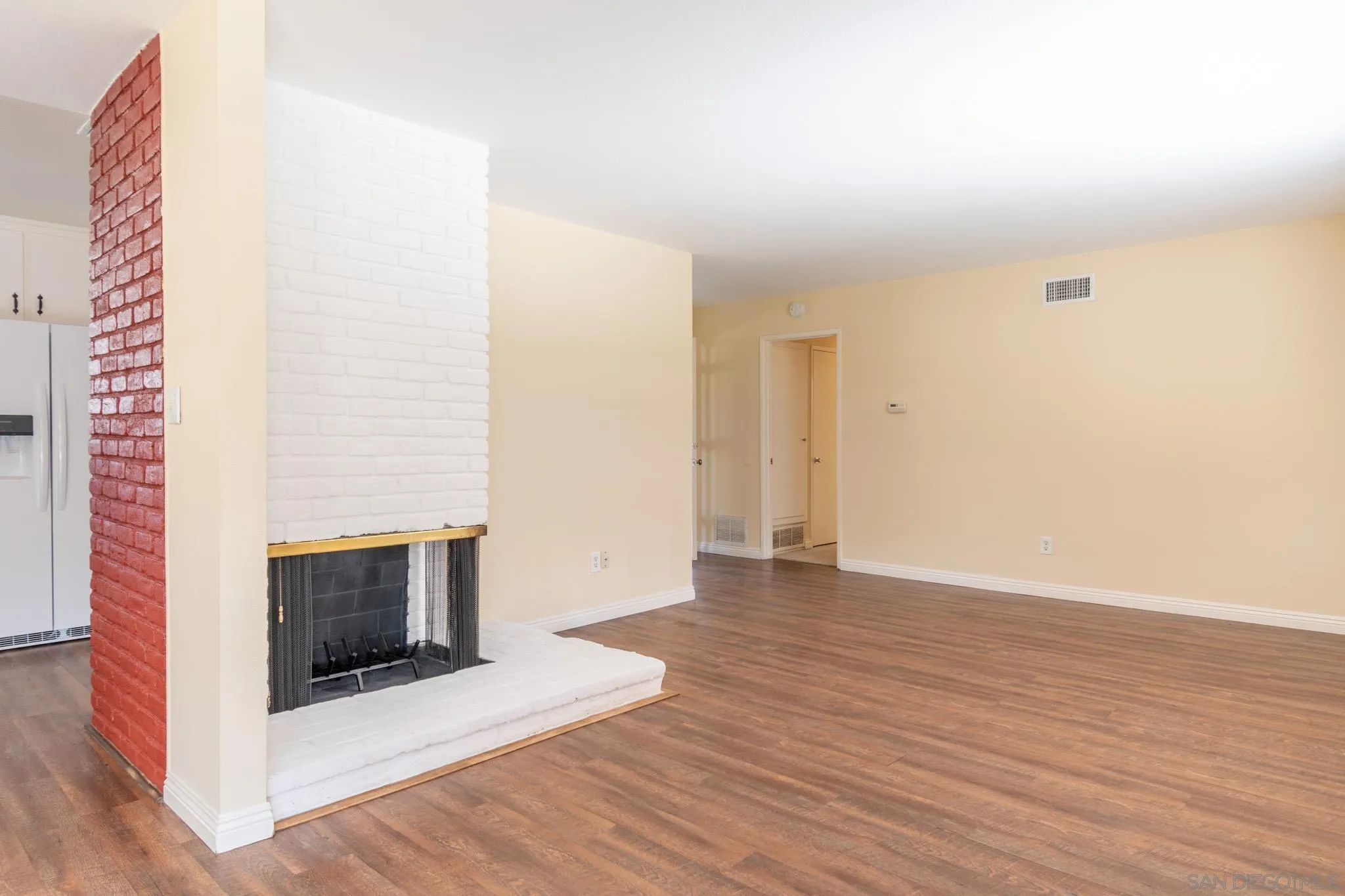 https://cdn.realtyfeed.com/cdn/127/250036953/c547f061a5b9225e7b9dbcc2652f87fa.webp