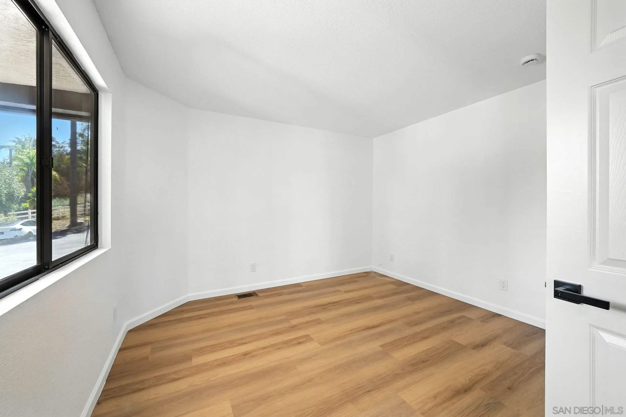 https://cdn.realtyfeed.com/cdn/127/250036955/1af6a7673a205d8ce849478861b3204a.webp