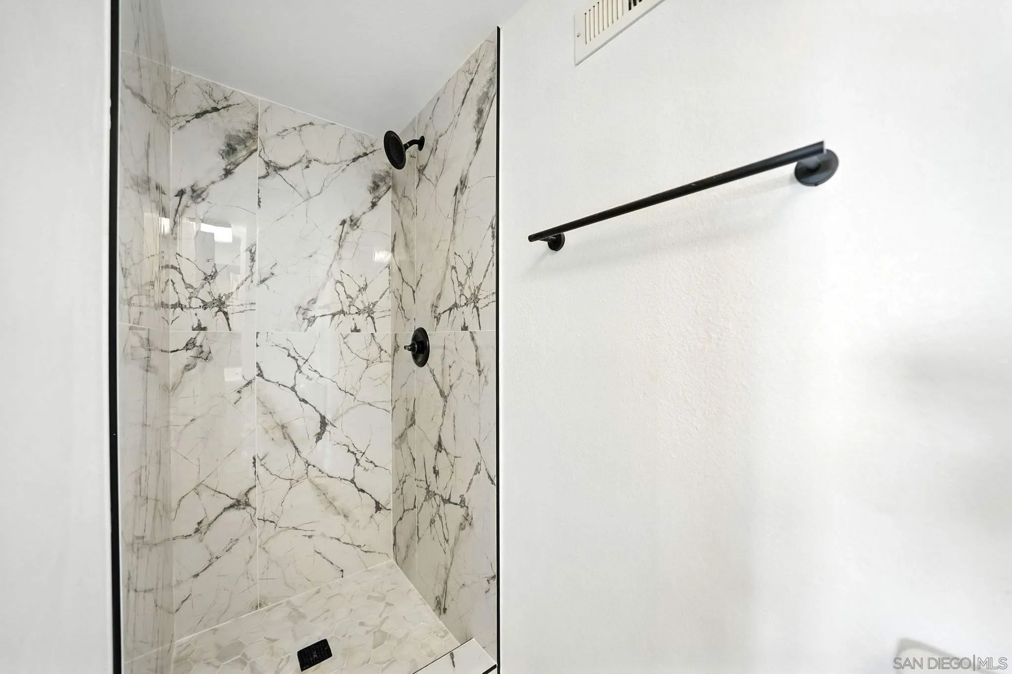 https://cdn.realtyfeed.com/cdn/127/250036955/29d6c9c8dfe262ad0e39df4056f403a9.webp