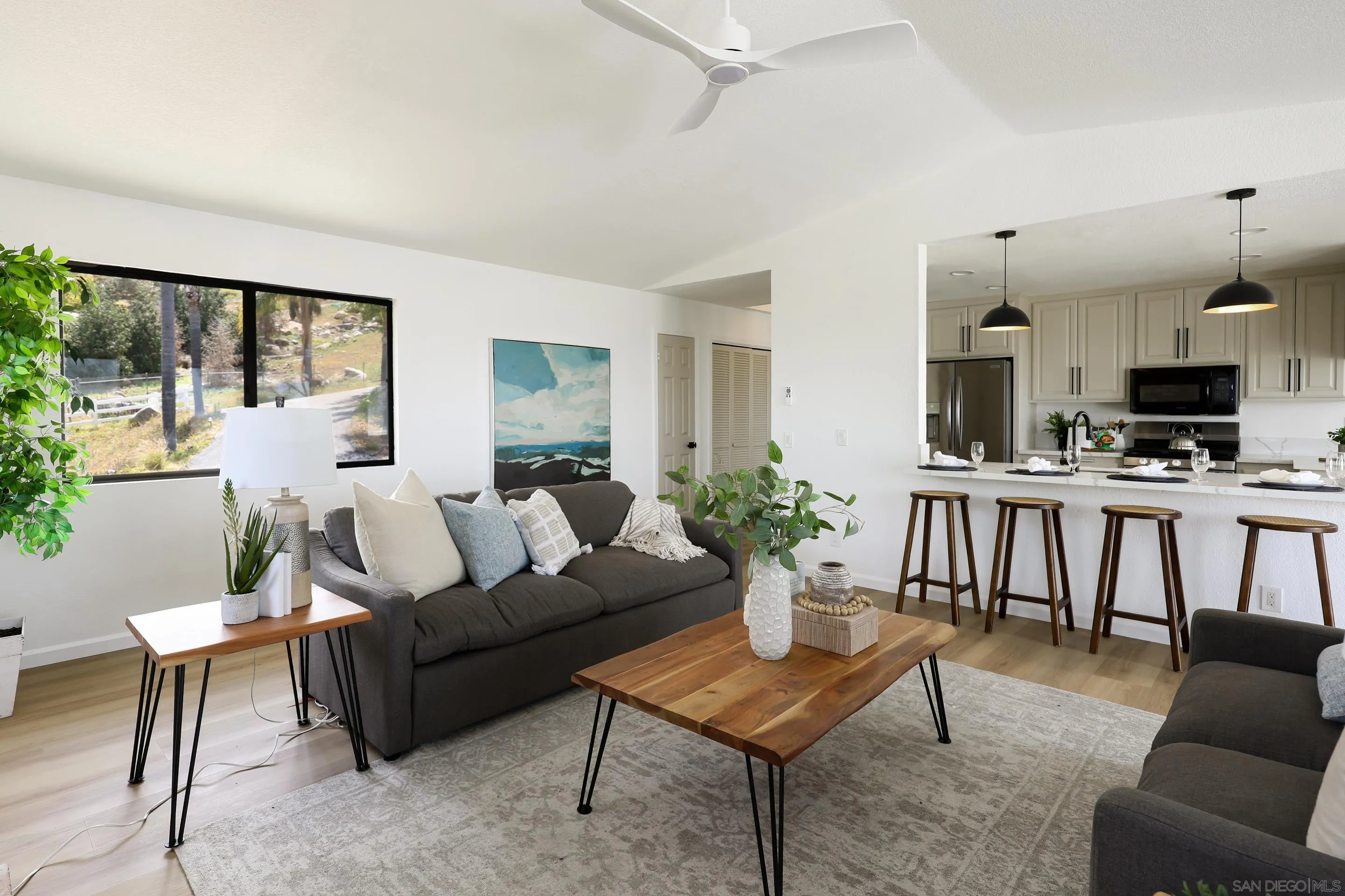 https://cdn.realtyfeed.com/cdn/127/250036955/350372c6dd71fd1453a581278b13b628.webp