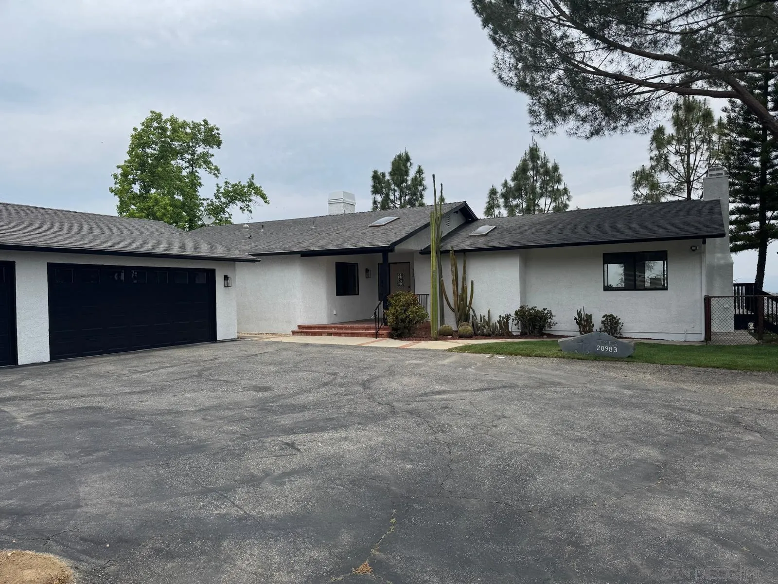 https://cdn.realtyfeed.com/cdn/127/250036955/3b20ec8da9bb923b8fd5e88cc086f4f6.webp