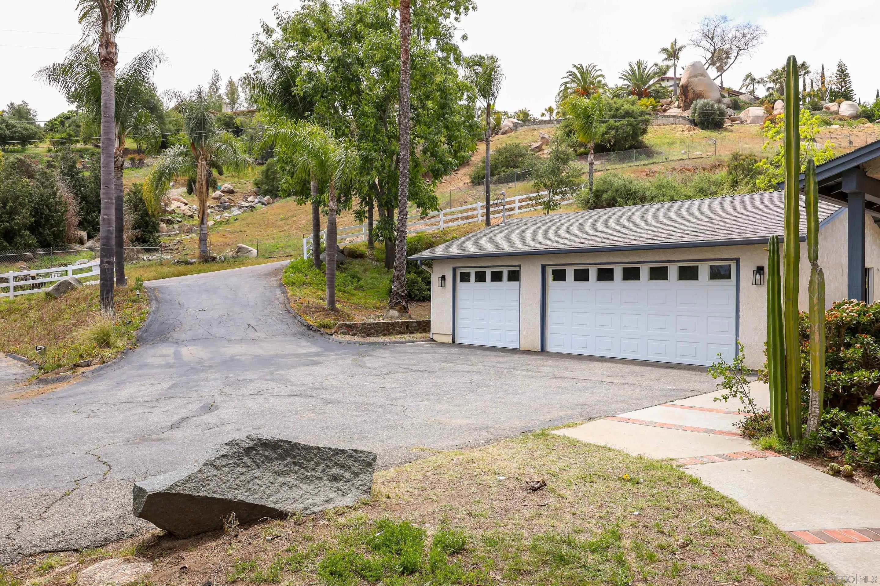 https://cdn.realtyfeed.com/cdn/127/250036955/6c6f7acc81eacfba0052ecf3332d24db.webp