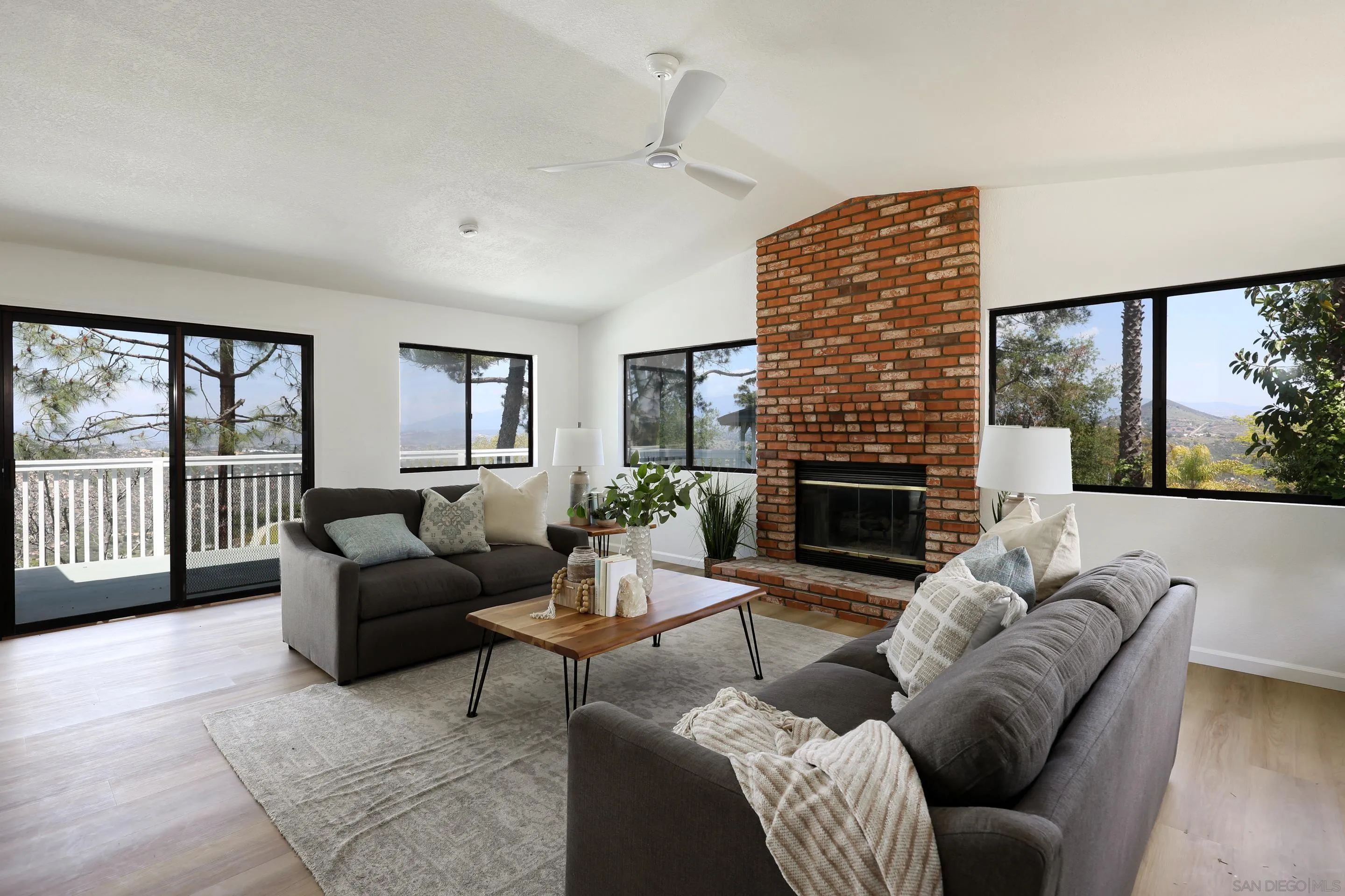 https://cdn.realtyfeed.com/cdn/127/250036955/905d2e41e3f6e3d9468cb0ba7e8bb5cb.webp