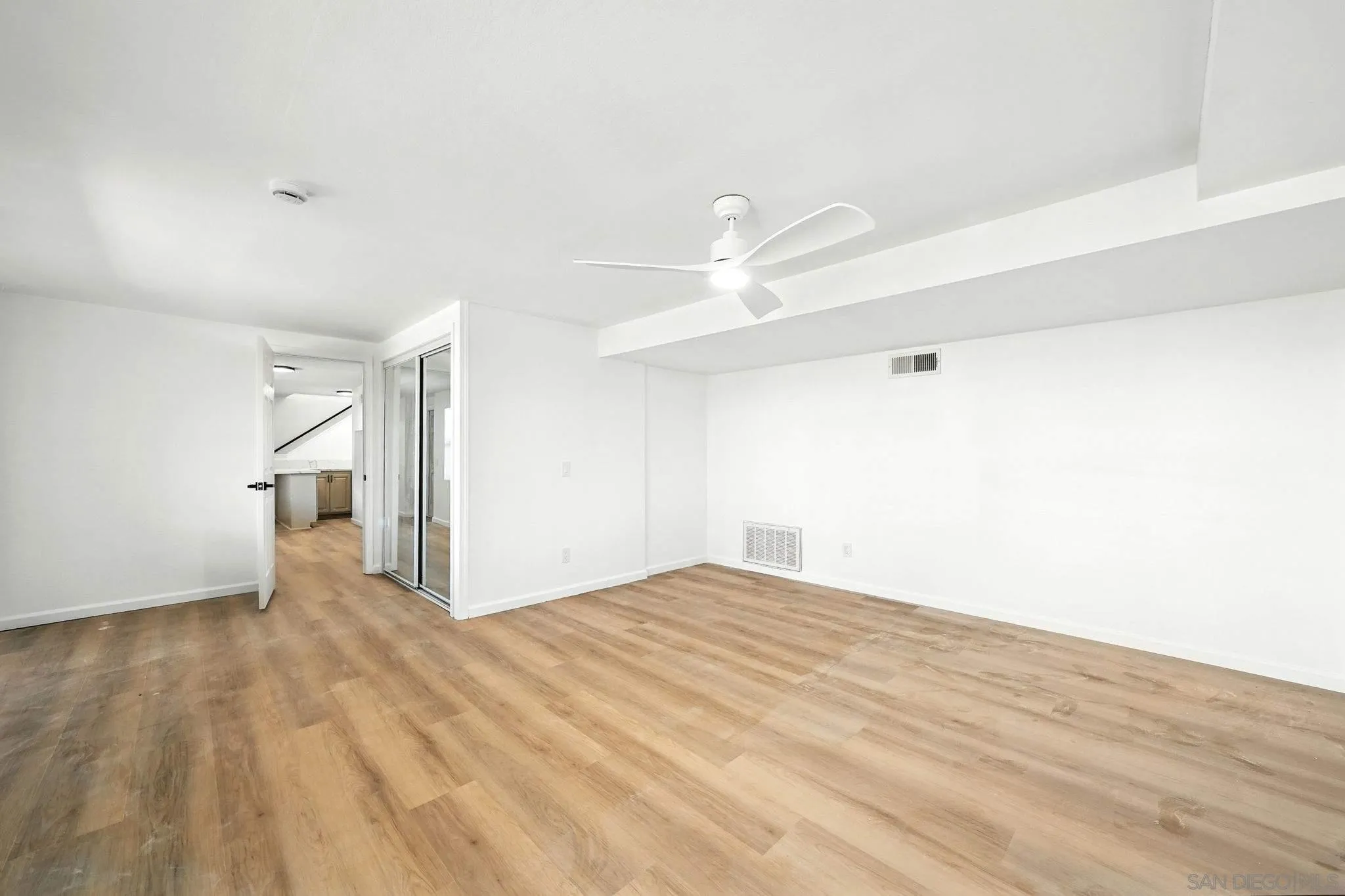https://cdn.realtyfeed.com/cdn/127/250036955/a92459447666aaf790a3be80325d1159.webp
