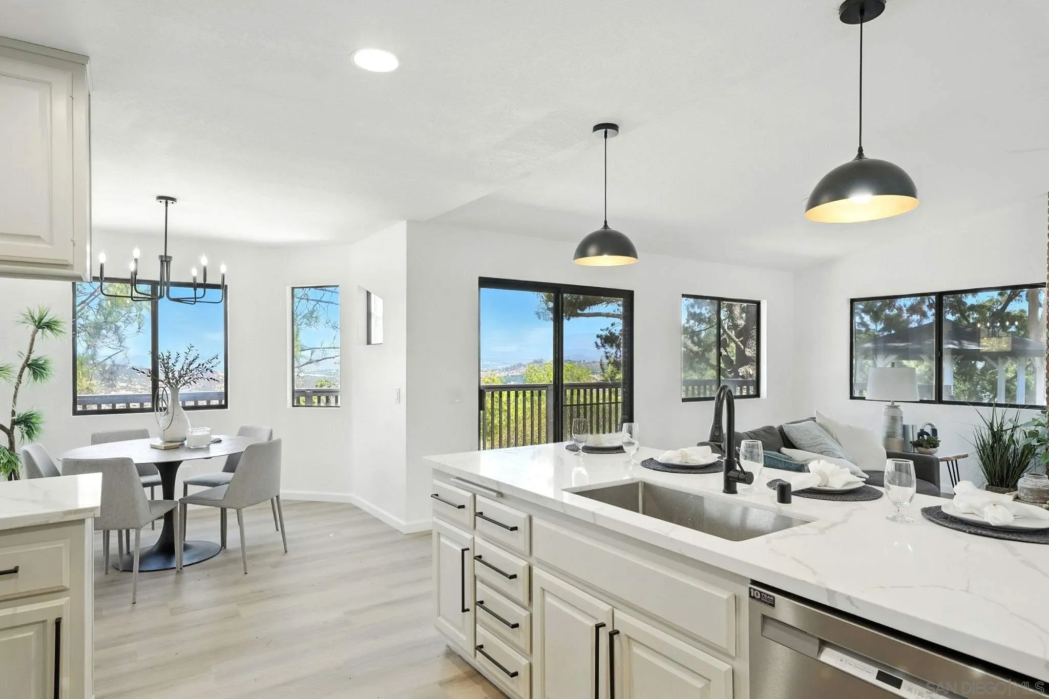 https://cdn.realtyfeed.com/cdn/127/250036955/b48784a03d3fdfa4ab5e948967330b7d.webp
